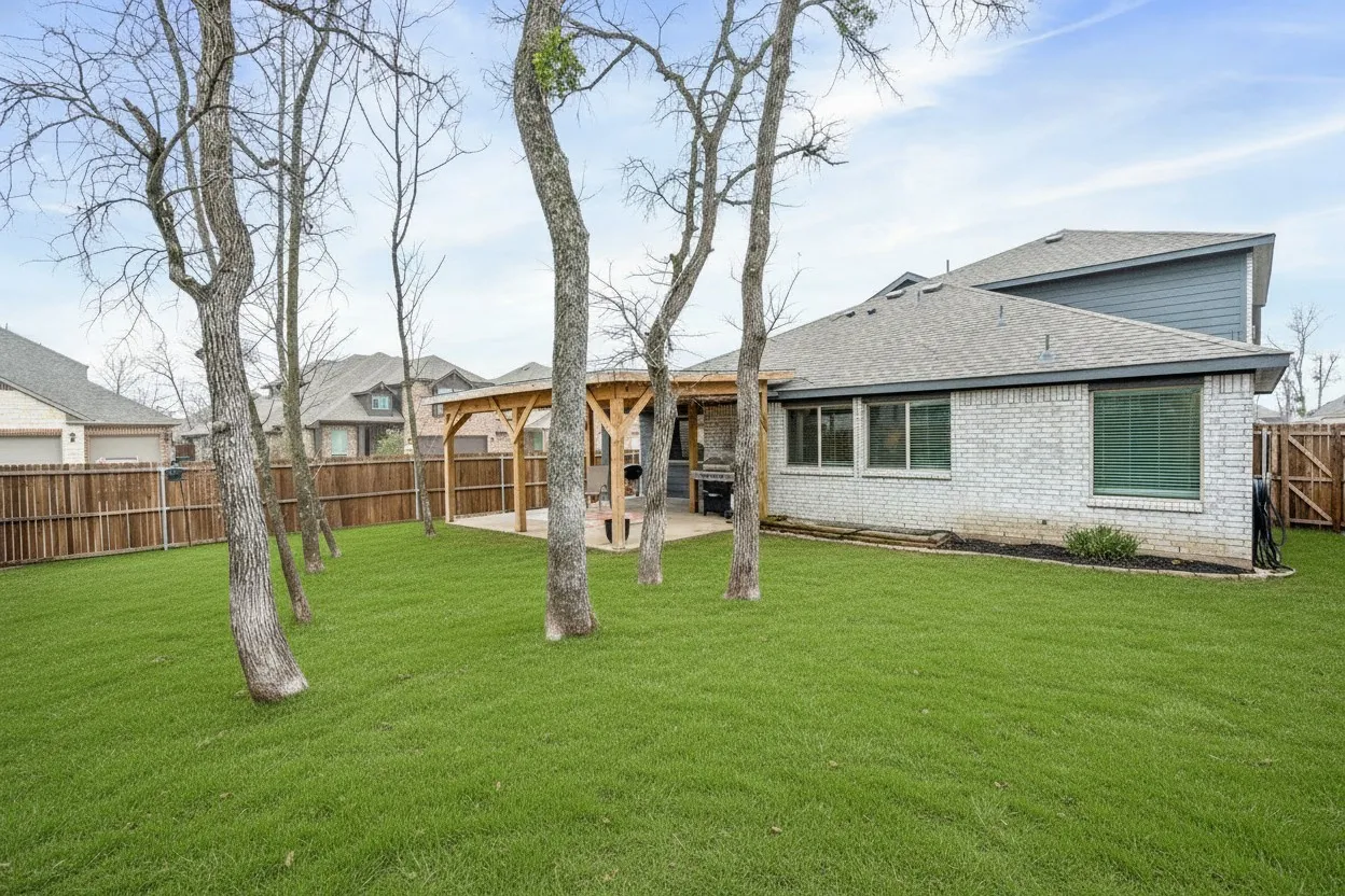 Single Family Residence For Sale in Collin County , 505 Lucas Lane, Lavon, Texas 75166, 4 Bedroom, 3 Bathroom, 2 Garage spaces, 2,490 Sqft, built in 2021, mls#21324636, Real Estate Agent in Lavon, Homes For Sale in Collin county, Homes For Sale in Lavon, Realtor in Lavon Texas, Real Estate Brokerage Independent Realty Texas, Luminita Cordes Realtor