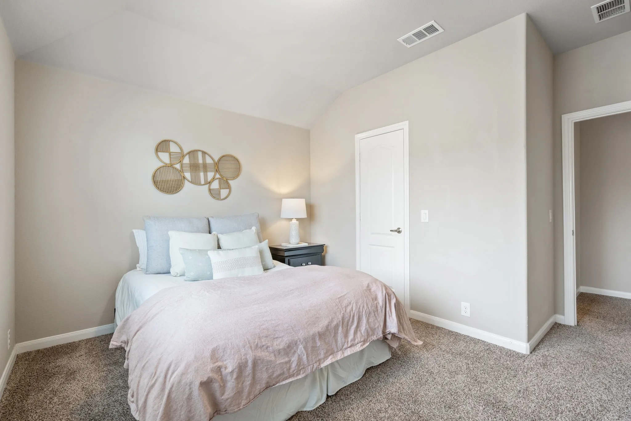 Single Family Residence For Sale in Collin County , 505 Lucas Lane, Lavon, Texas 75166, 4 Bedroom, 3 Bathroom, 2 Garage spaces, 2,490 Sqft, built in 2021, mls#21324636, Real Estate Agent in Lavon, Homes For Sale in Collin county, Homes For Sale in Lavon, Realtor in Lavon Texas, Real Estate Brokerage Independent Realty Texas, Luminita Cordes Realtor