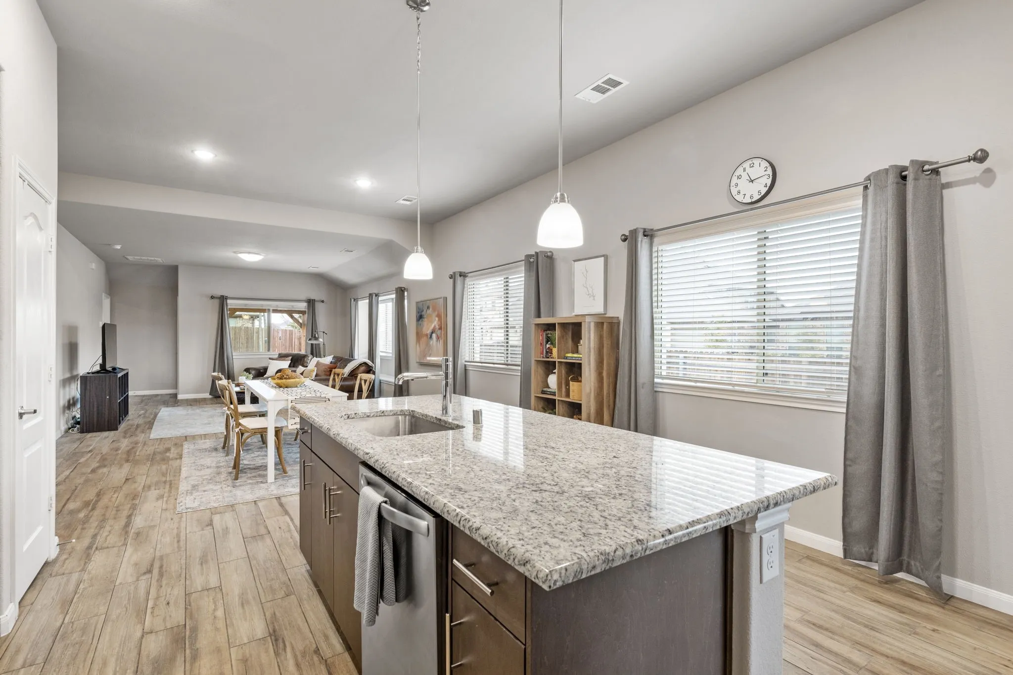 Single Family Residence For Sale in Collin County , 505 Lucas Lane, Lavon, Texas 75166, 4 Bedroom, 3 Bathroom, 2 Garage spaces, 2,490 Sqft, built in 2021, mls#21324636, Real Estate Agent in Lavon, Homes For Sale in Collin county, Homes For Sale in Lavon, Realtor in Lavon Texas, Real Estate Brokerage Independent Realty Texas, Luminita Cordes Realtor
