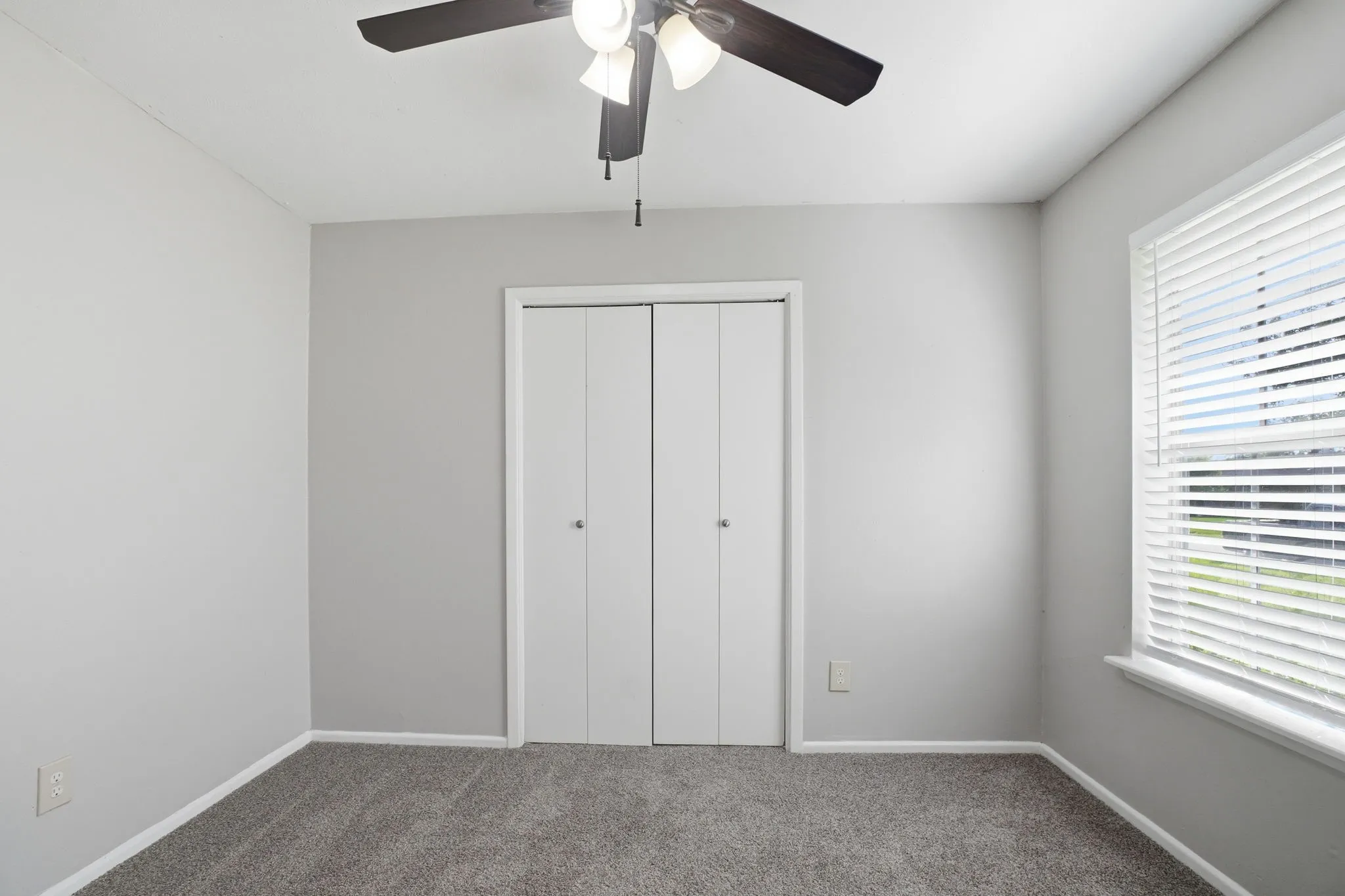 Single Family Residence For Sale in Dallas County , 2324 Lovell Drive, Mesquite, Texas 75150, 3 Bedroom, 2 Bathroom, 2 Garage spaces, 1,627 Sqft, built in 1971, mls#21282279, Real Estate Agent in Mesquite, Homes For Sale in Dallas county, Homes For Sale in Mesquite, Realtor in Mesquite Texas, Real Estate Brokerage Independent Realty Texas, Luminita Cordes Realtor