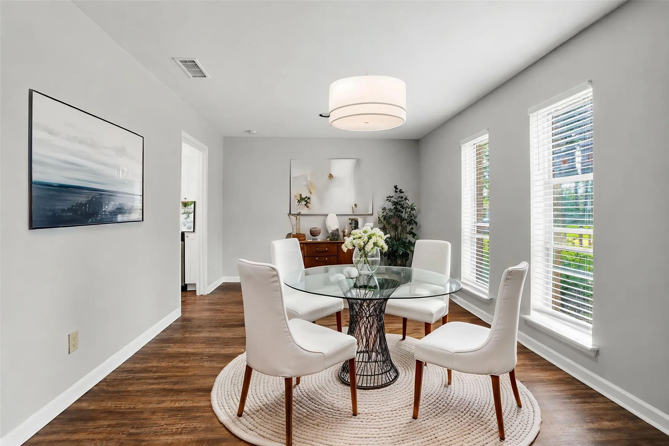 Single Family Residence For Sale in Dallas County , 2324 Lovell Drive, Mesquite, Texas 75150, 3 Bedroom, 2 Bathroom, 2 Garage spaces, 1,627 Sqft, built in 1971, mls#21282279, Real Estate Agent in Mesquite, Homes For Sale in Dallas county, Homes For Sale in Mesquite, Realtor in Mesquite Texas, Real Estate Brokerage Independent Realty Texas, Luminita Cordes Realtor