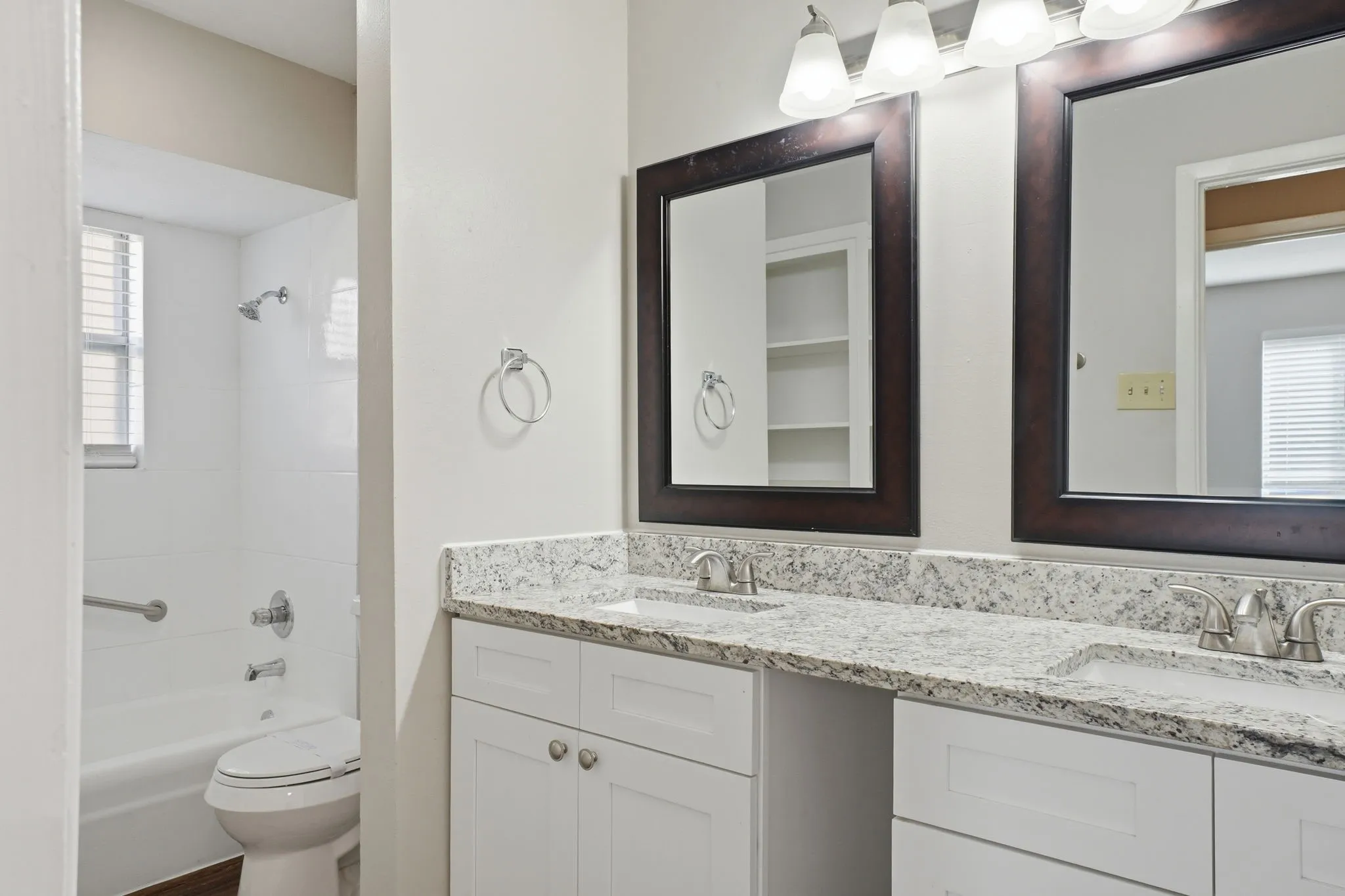 Single Family Residence For Sale in Dallas County , 2324 Lovell Drive, Mesquite, Texas 75150, 3 Bedroom, 2 Bathroom, 2 Garage spaces, 1,627 Sqft, built in 1971, mls#21282279, Real Estate Agent in Mesquite, Homes For Sale in Dallas county, Homes For Sale in Mesquite, Realtor in Mesquite Texas, Real Estate Brokerage Independent Realty Texas, Luminita Cordes Realtor