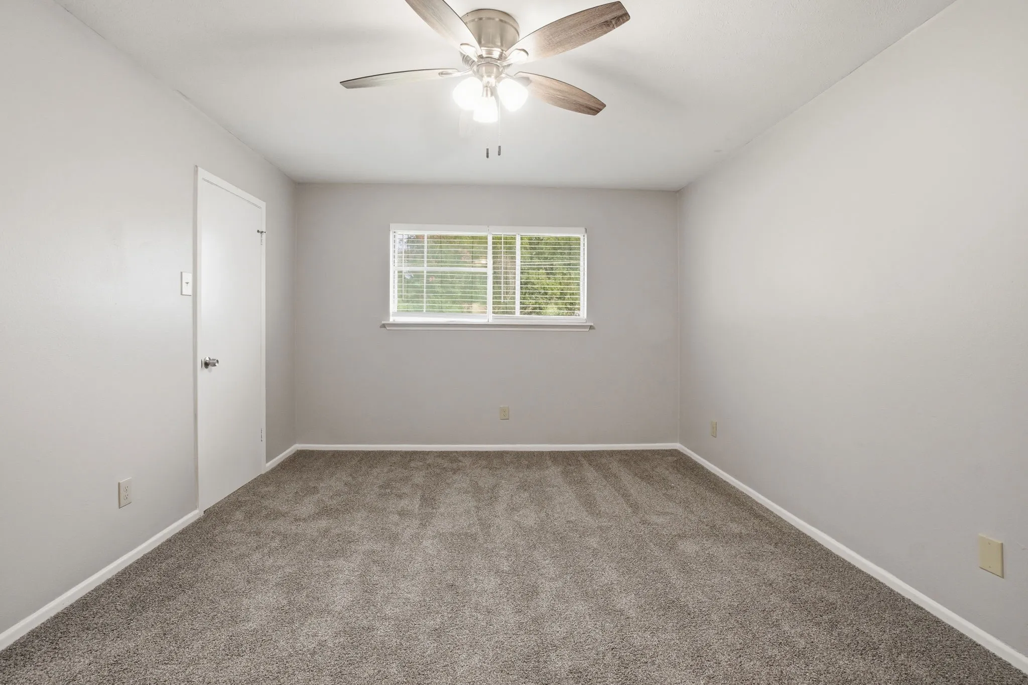 Single Family Residence For Sale in Dallas County , 2324 Lovell Drive, Mesquite, Texas 75150, 3 Bedroom, 2 Bathroom, 2 Garage spaces, 1,627 Sqft, built in 1971, mls#21282279, Real Estate Agent in Mesquite, Homes For Sale in Dallas county, Homes For Sale in Mesquite, Realtor in Mesquite Texas, Real Estate Brokerage Independent Realty Texas, Luminita Cordes Realtor