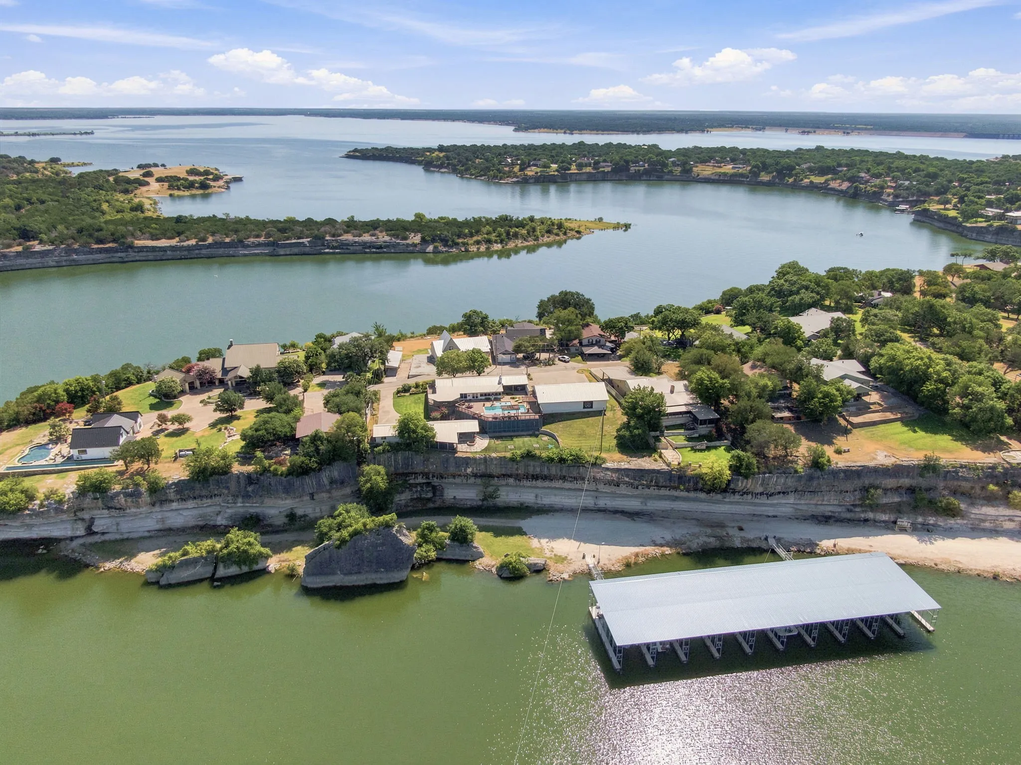 Single Family Residence For Sale in Bosque County , 311 County Road 1710, Clifton, Texas 76634, 5 Bedroom, 3 Bathroom, 4 Garage spaces, 3,592 Sqft, built in 1978, mls#21316958, Real Estate Agent in Clifton, Homes For Sale in Bosque county, Homes For Sale in Clifton, Realtor in Clifton Texas, Real Estate Brokerage Independent Realty Texas, Luminita Cordes Realtor