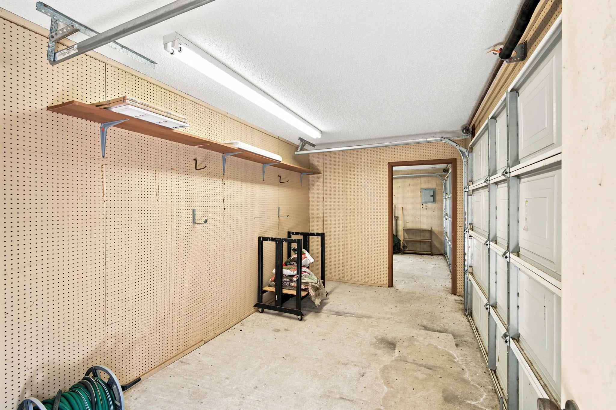 Single Family Residence For Sale in Bosque County , 311 County Road 1710, Clifton, Texas 76634, 5 Bedroom, 3 Bathroom, 4 Garage spaces, 3,592 Sqft, built in 1978, mls#21316958, Real Estate Agent in Clifton, Homes For Sale in Bosque county, Homes For Sale in Clifton, Realtor in Clifton Texas, Real Estate Brokerage Independent Realty Texas, Luminita Cordes Realtor