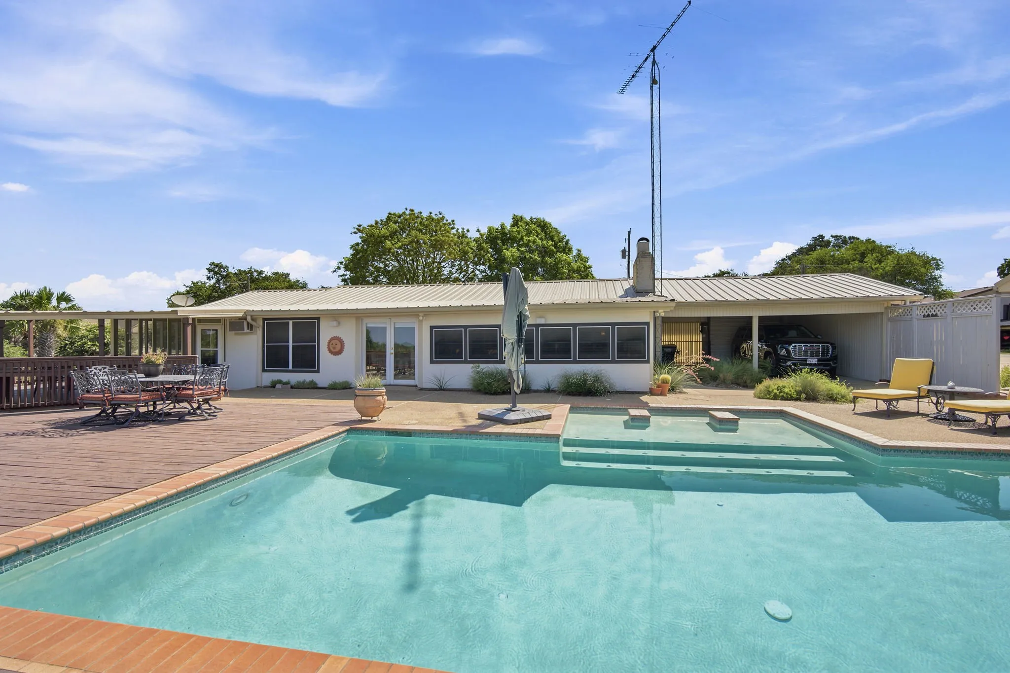 Single Family Residence For Sale in Bosque County , 311 County Road 1710, Clifton, Texas 76634, 5 Bedroom, 3 Bathroom, 4 Garage spaces, 3,592 Sqft, built in 1978, mls#21316958, Real Estate Agent in Clifton, Homes For Sale in Bosque county, Homes For Sale in Clifton, Realtor in Clifton Texas, Real Estate Brokerage Independent Realty Texas, Luminita Cordes Realtor