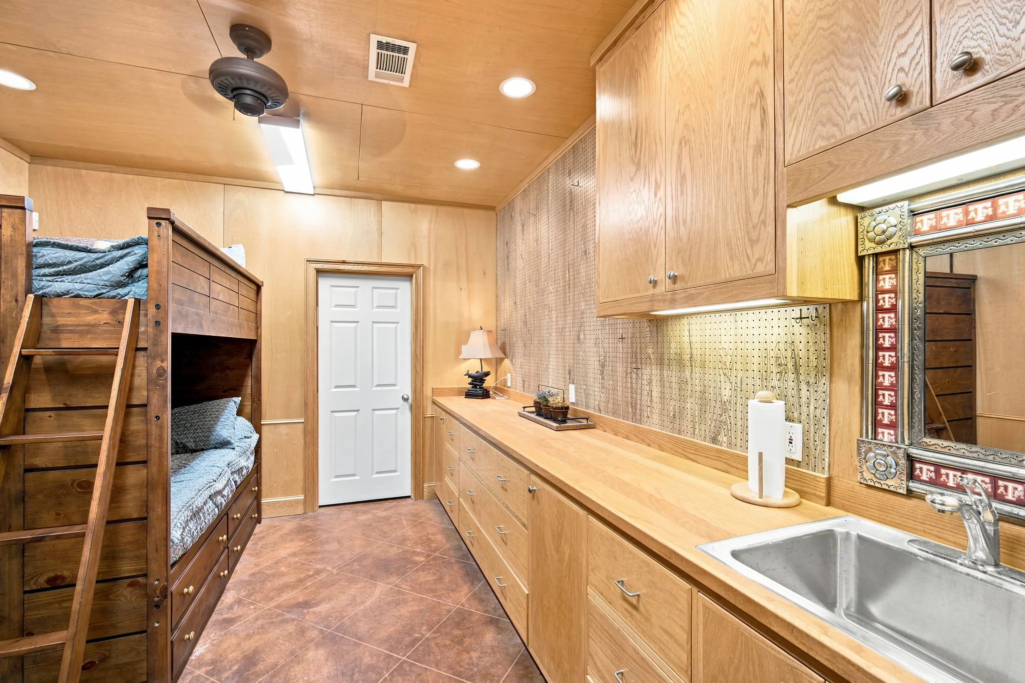 Single Family Residence For Sale in Bosque County , 311 County Road 1710, Clifton, Texas 76634, 5 Bedroom, 3 Bathroom, 4 Garage spaces, 3,592 Sqft, built in 1978, mls#21316958, Real Estate Agent in Clifton, Homes For Sale in Bosque county, Homes For Sale in Clifton, Realtor in Clifton Texas, Real Estate Brokerage Independent Realty Texas, Luminita Cordes Realtor
