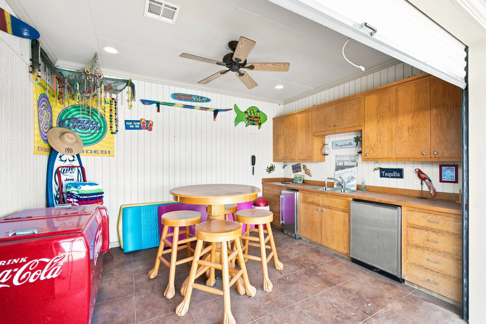 Single Family Residence For Sale in Bosque County , 311 County Road 1710, Clifton, Texas 76634, 5 Bedroom, 3 Bathroom, 4 Garage spaces, 3,592 Sqft, built in 1978, mls#21316958, Real Estate Agent in Clifton, Homes For Sale in Bosque county, Homes For Sale in Clifton, Realtor in Clifton Texas, Real Estate Brokerage Independent Realty Texas, Luminita Cordes Realtor
