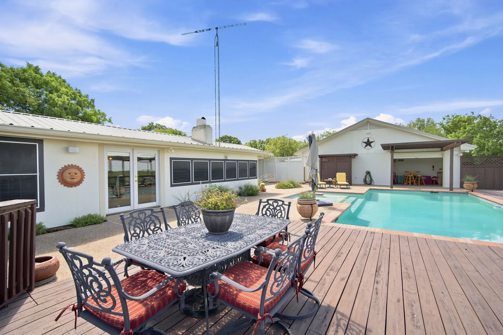 Single Family Residence For Sale in Bosque County , 311 County Road 1710, Clifton, Texas 76634, 5 Bedroom, 3 Bathroom, 4 Garage spaces, 3,592 Sqft, built in 1978, mls#21316958, Real Estate Agent in Clifton, Homes For Sale in Bosque county, Homes For Sale in Clifton, Realtor in Clifton Texas, Real Estate Brokerage Independent Realty Texas, Luminita Cordes Realtor