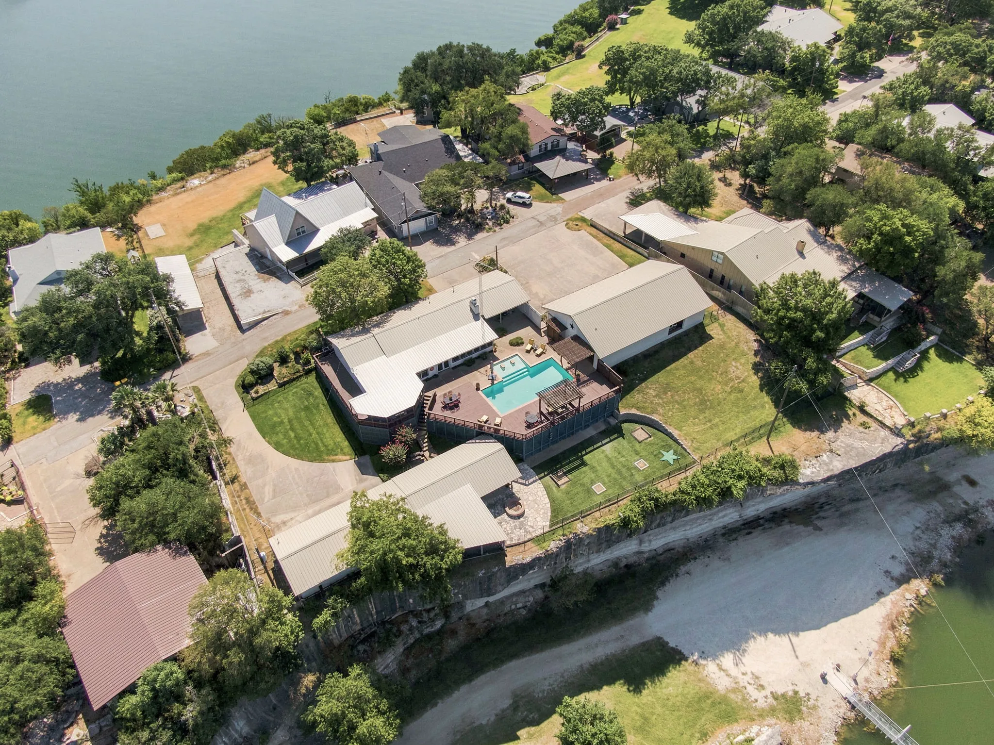 Single Family Residence For Sale in Bosque County , 311 County Road 1710, Clifton, Texas 76634, 5 Bedroom, 3 Bathroom, 4 Garage spaces, 3,592 Sqft, built in 1978, mls#21316958, Real Estate Agent in Clifton, Homes For Sale in Bosque county, Homes For Sale in Clifton, Realtor in Clifton Texas, Real Estate Brokerage Independent Realty Texas, Luminita Cordes Realtor