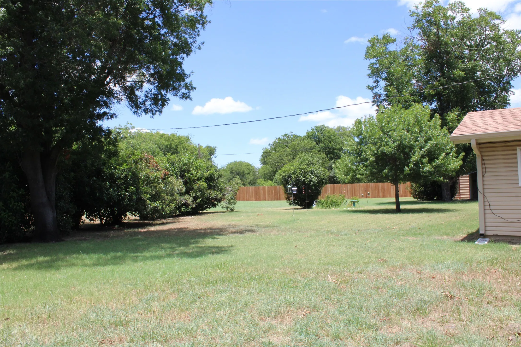Single Family Residence For Sale in Brown County , 208 PARK DR, Early, Texas 76802, 4 Bedrooms, 3 Bathrooms, Garage spaces, 1,875 Sqft, built in 1970, Price $319,000, mls#21327451, Real Estate Agent in Early, Homes For Sale in Brown county, Homes For Sale in Early, Realtor in Early Texas, Real Estate Brokerage Independent Realty Texas, Luminita Cordes Realtor
