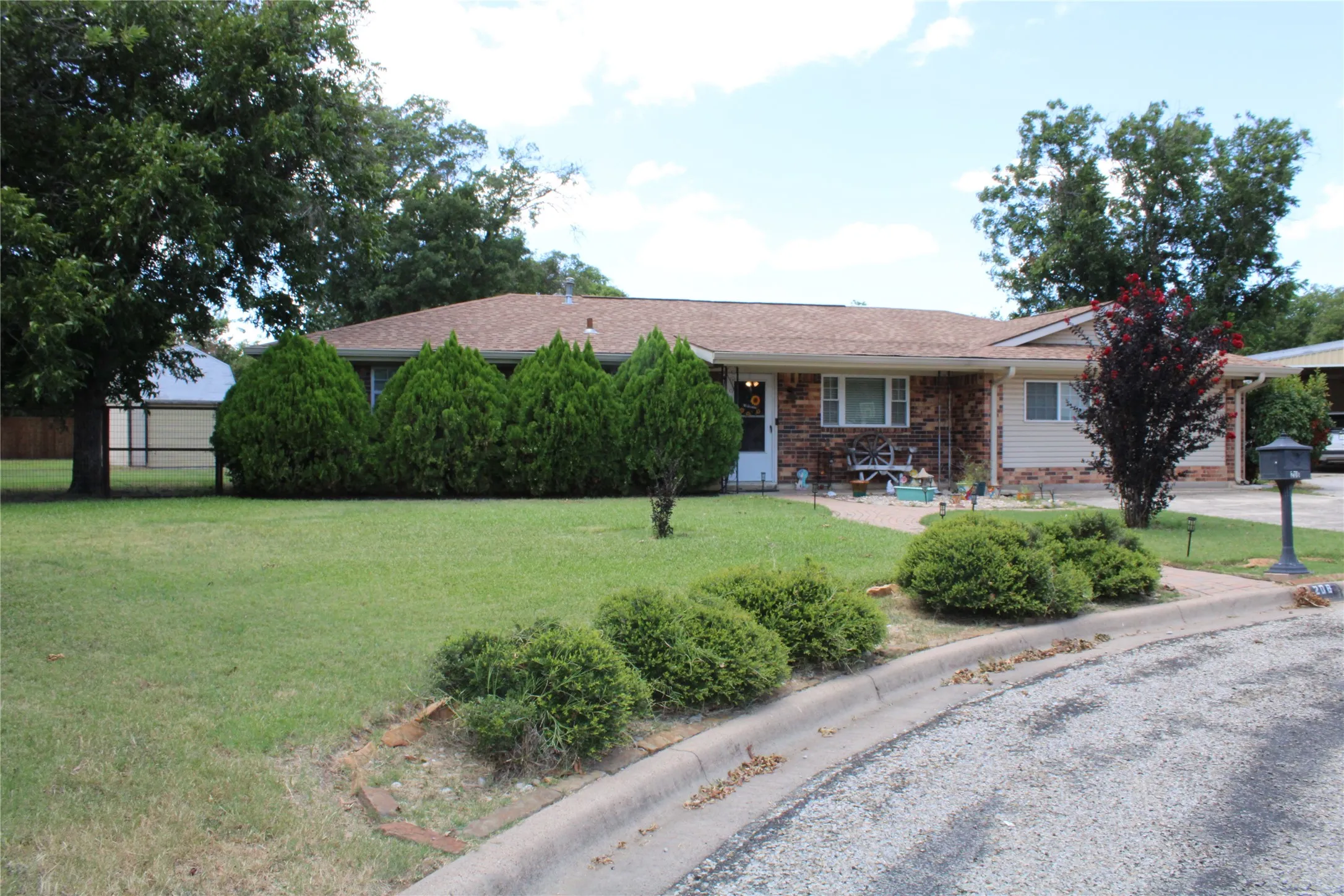 Single Family Residence For Sale in Brown County , 208 PARK DR, Early, Texas 76802, 4 Bedrooms, 3 Bathrooms, Garage spaces, 1,875 Sqft, built in 1970, Price $319,000, mls#21327451, Real Estate Agent in Early, Homes For Sale in Brown county, Homes For Sale in Early, Realtor in Early Texas, Real Estate Brokerage Independent Realty Texas, Luminita Cordes Realtor