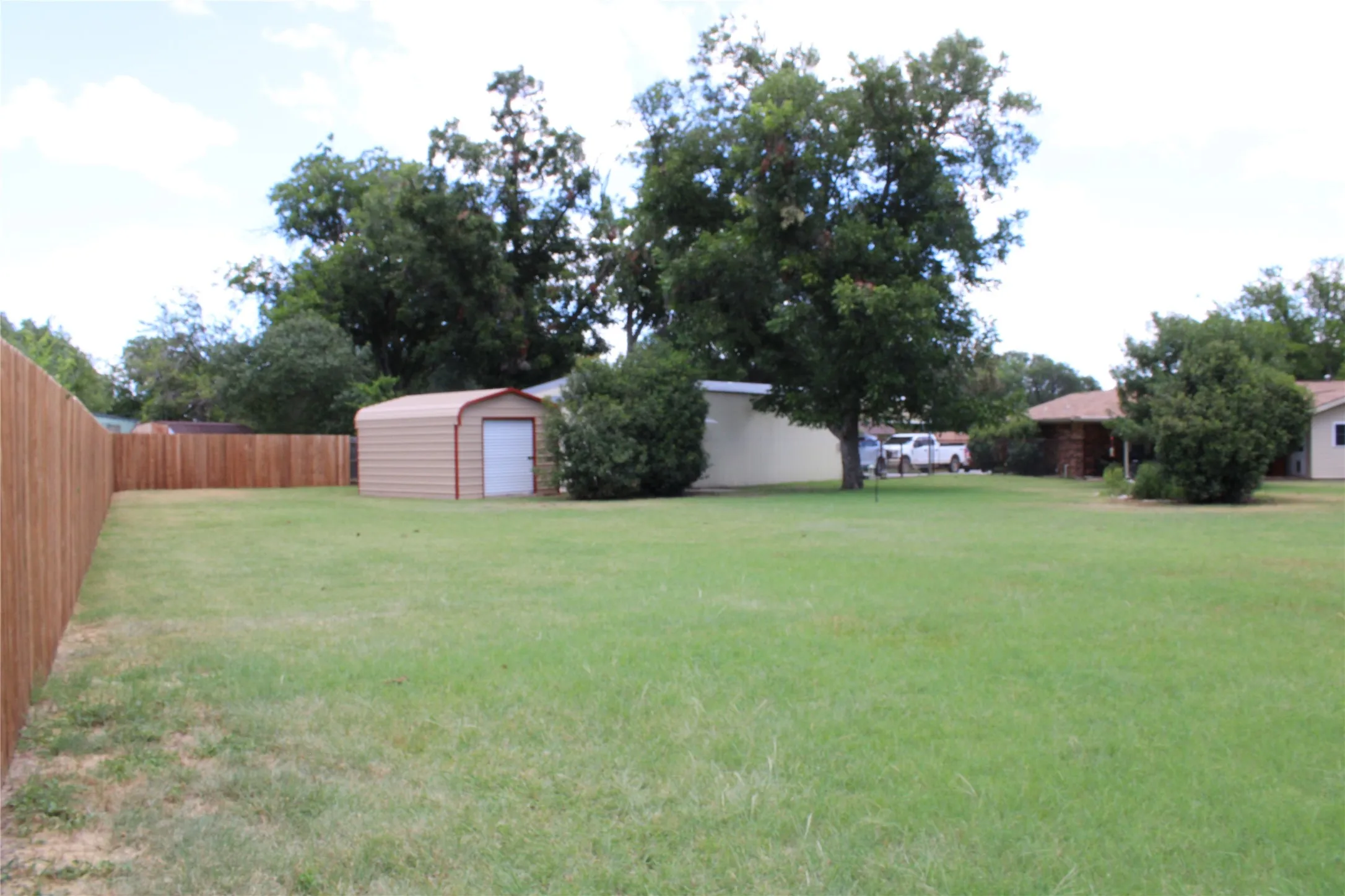 Single Family Residence For Sale in Brown County , 208 PARK DR, Early, Texas 76802, 4 Bedrooms, 3 Bathrooms, Garage spaces, 1,875 Sqft, built in 1970, Price $319,000, mls#21327451, Real Estate Agent in Early, Homes For Sale in Brown county, Homes For Sale in Early, Realtor in Early Texas, Real Estate Brokerage Independent Realty Texas, Luminita Cordes Realtor