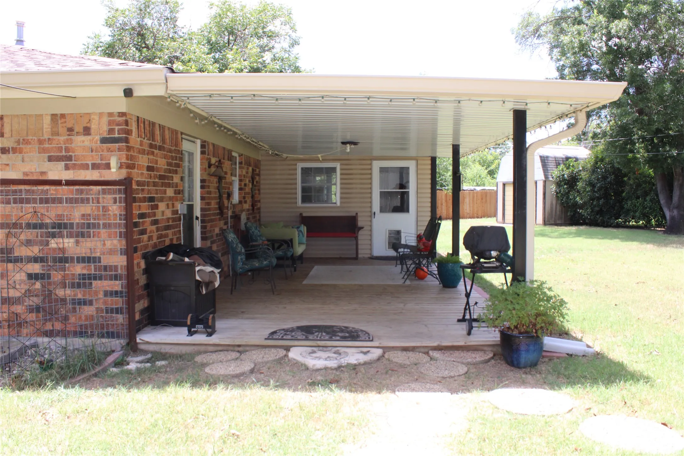Single Family Residence For Sale in Brown County , 208 PARK DR, Early, Texas 76802, 4 Bedrooms, 3 Bathrooms, Garage spaces, 1,875 Sqft, built in 1970, Price $319,000, mls#21327451, Real Estate Agent in Early, Homes For Sale in Brown county, Homes For Sale in Early, Realtor in Early Texas, Real Estate Brokerage Independent Realty Texas, Luminita Cordes Realtor
