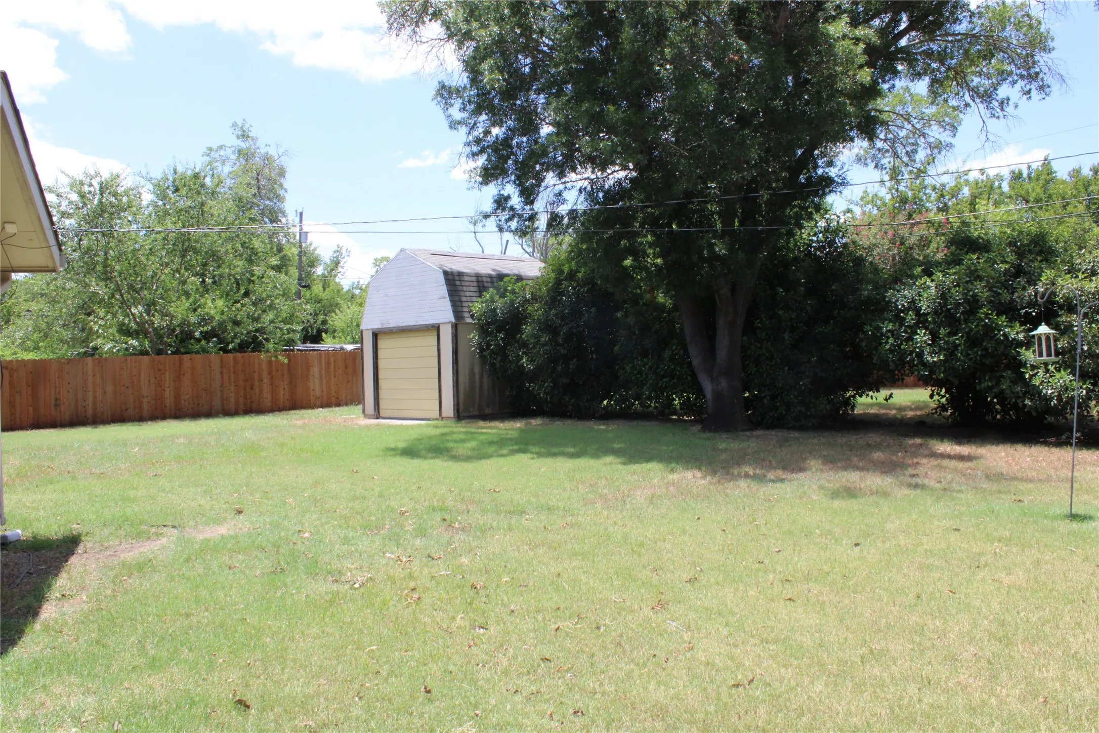 Single Family Residence For Sale in Brown County , 208 PARK DR, Early, Texas 76802, 4 Bedrooms, 3 Bathrooms, Garage spaces, 1,875 Sqft, built in 1970, Price $319,000, mls#21327451, Real Estate Agent in Early, Homes For Sale in Brown county, Homes For Sale in Early, Realtor in Early Texas, Real Estate Brokerage Independent Realty Texas, Luminita Cordes Realtor