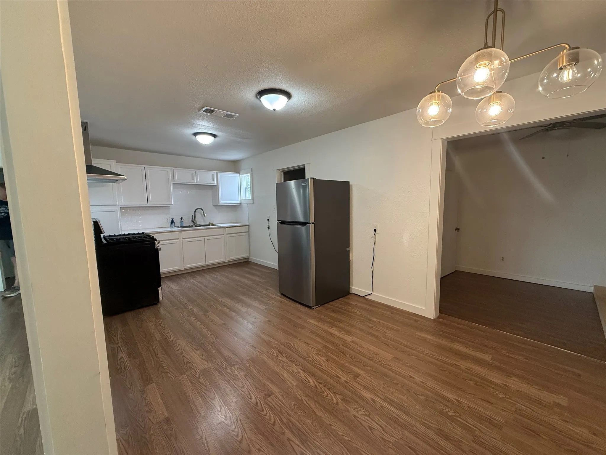 Single Family Residence For Rent in Taylor County , 1482 Burger Street, Abilene, Texas 79603, 3 Bedroom, 1 Bathroom, Garage spaces, 1,460 Sqft, built in 1950, mls#21307053, Real Estate Agent in Abilene, Homes For Rent in Taylor county, Homes For Rent in Abilene, Realtor in Abilene Texas, Real Estate Brokerage Independent Realty Texas, Luminita Cordes Realtor