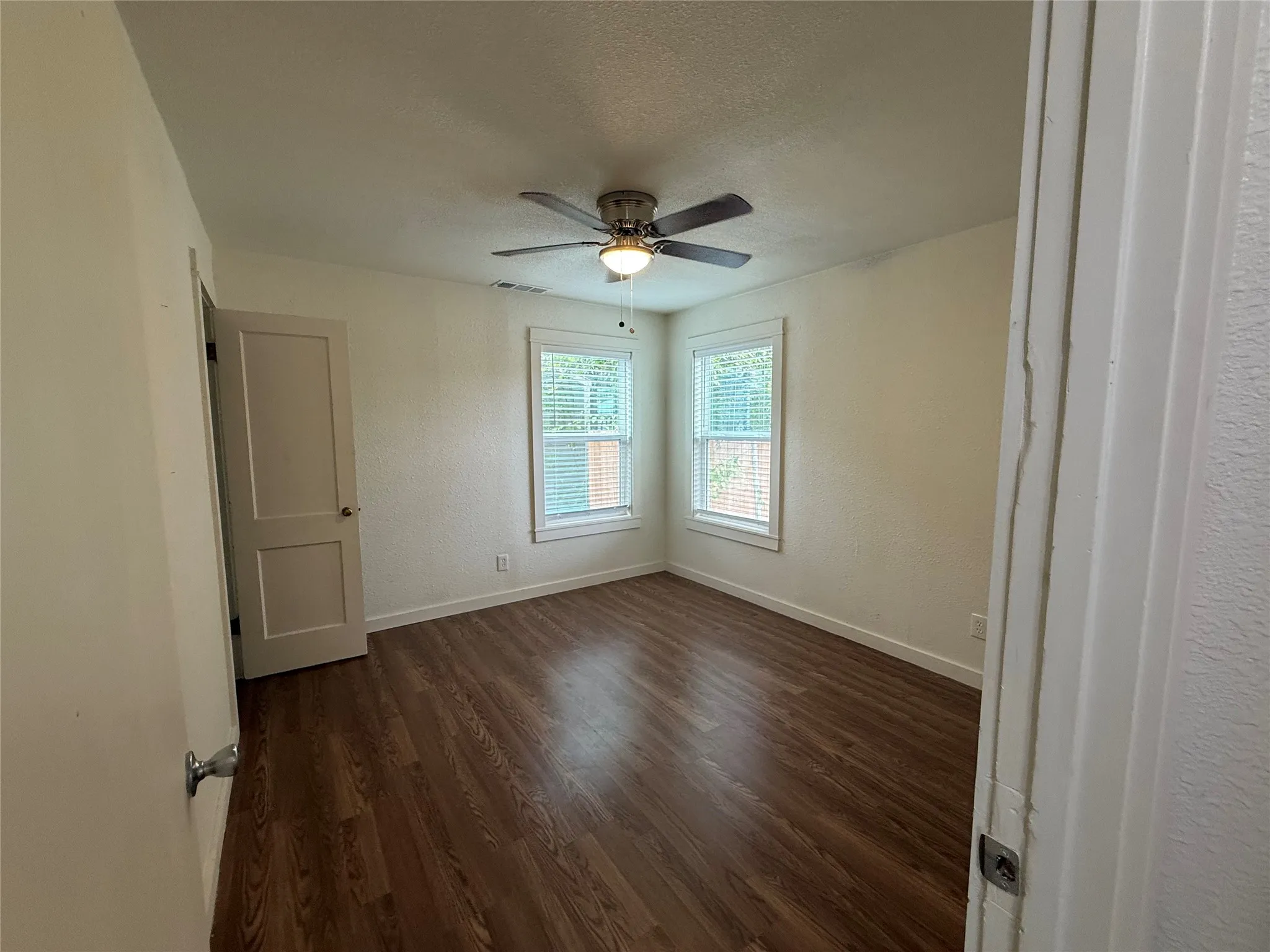Single Family Residence For Rent in Taylor County , 1482 Burger Street, Abilene, Texas 79603, 3 Bedroom, 1 Bathroom, Garage spaces, 1,460 Sqft, built in 1950, mls#21307053, Real Estate Agent in Abilene, Homes For Rent in Taylor county, Homes For Rent in Abilene, Realtor in Abilene Texas, Real Estate Brokerage Independent Realty Texas, Luminita Cordes Realtor