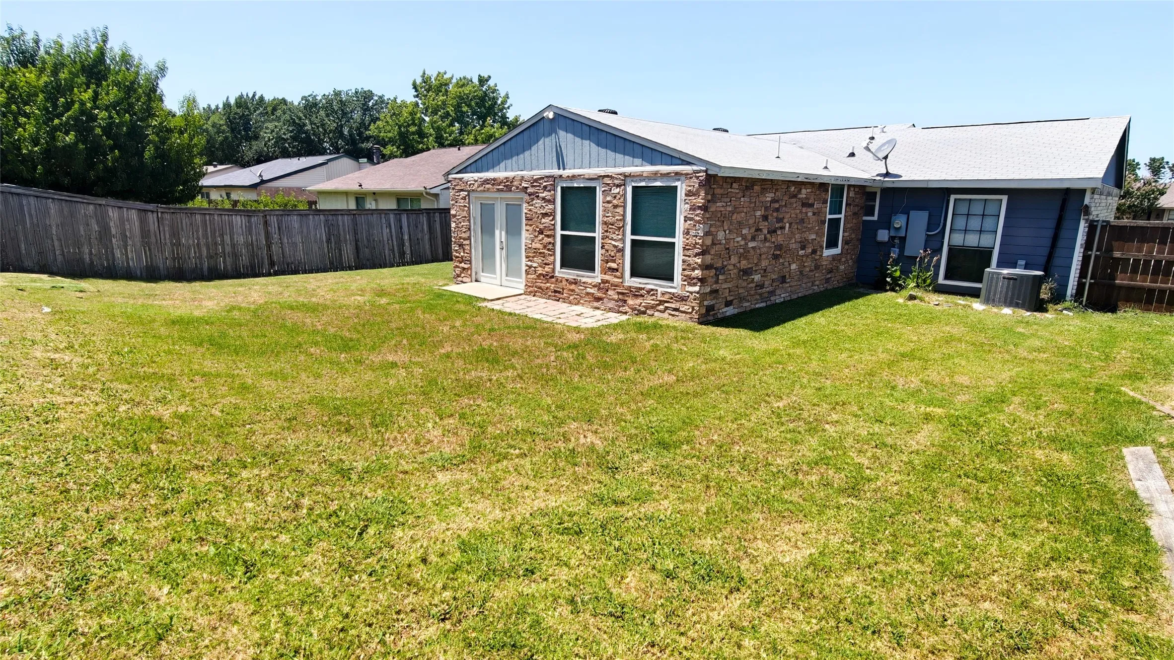 Single Family Residence For Rent in Denton County , 4249 Driscoll Drive, The Colony, Texas 75056, 3 Bedroom, 2 Bathroom, 1 Garage spaces, 1,654 Sqft, built in 1984, mls#21328037, Real Estate Agent in The Colony, Homes For Rent in Denton county, Homes For Rent in The Colony, Realtor in The Colony Texas, Real Estate Brokerage Independent Realty Texas, Luminita Cordes Realtor