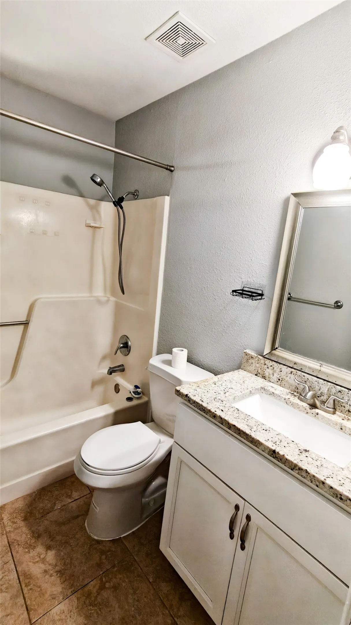 Single Family Residence For Rent in Denton County , 4249 Driscoll Drive, The Colony, Texas 75056, 3 Bedroom, 2 Bathroom, 1 Garage spaces, 1,654 Sqft, built in 1984, mls#21328037, Real Estate Agent in The Colony, Homes For Rent in Denton county, Homes For Rent in The Colony, Realtor in The Colony Texas, Real Estate Brokerage Independent Realty Texas, Luminita Cordes Realtor