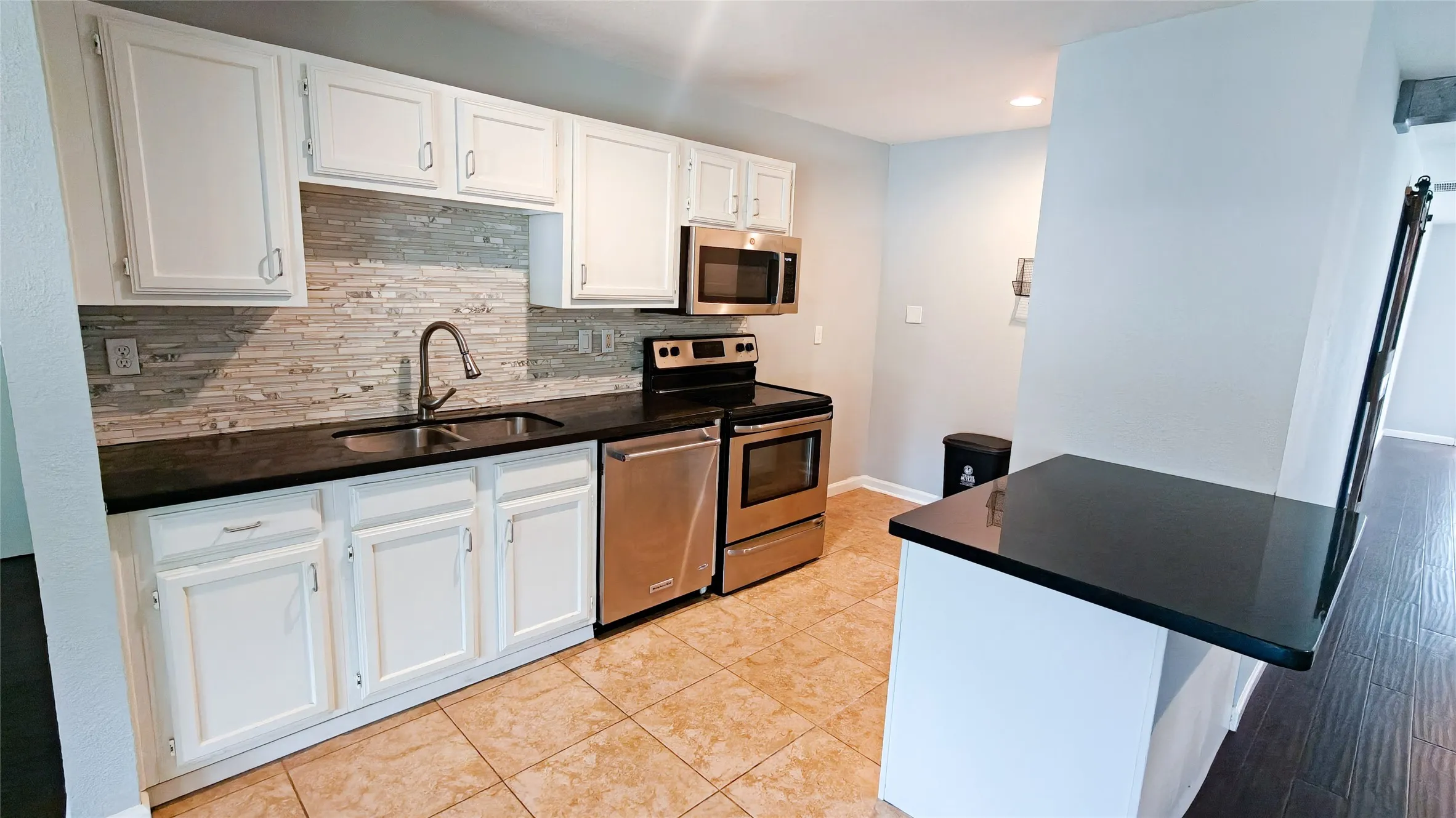 Single Family Residence For Rent in Denton County , 4249 Driscoll Drive, The Colony, Texas 75056, 3 Bedroom, 2 Bathroom, 1 Garage spaces, 1,654 Sqft, built in 1984, mls#21328037, Real Estate Agent in The Colony, Homes For Rent in Denton county, Homes For Rent in The Colony, Realtor in The Colony Texas, Real Estate Brokerage Independent Realty Texas, Luminita Cordes Realtor