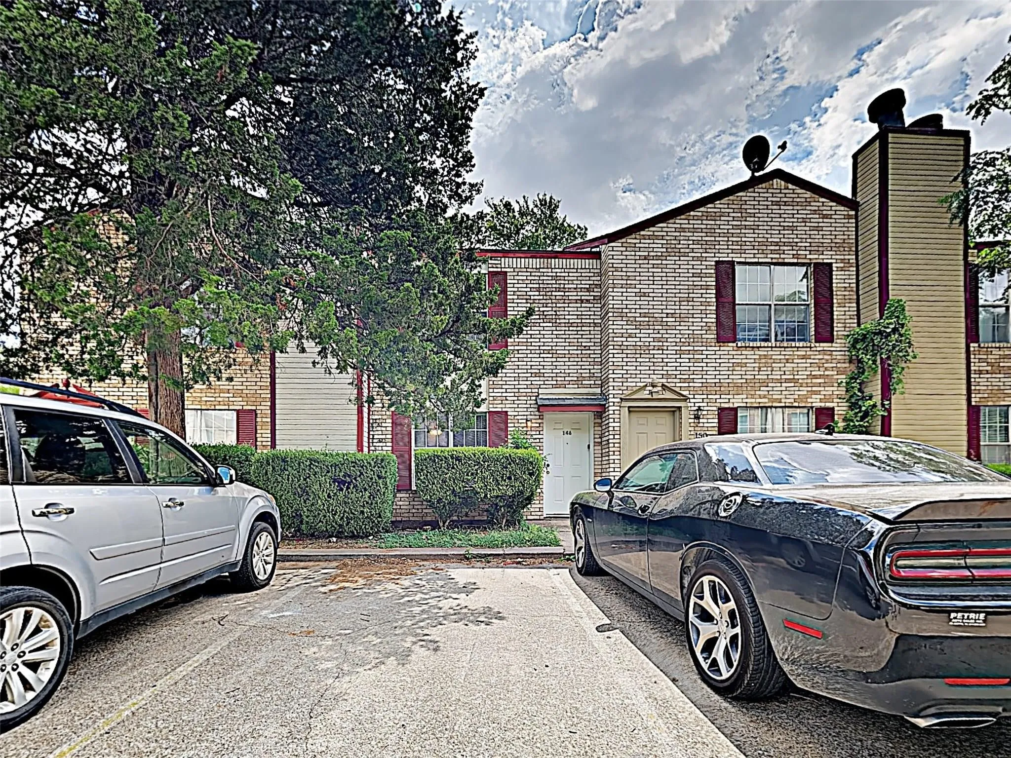 Townhouse For Sale in Dallas County , 146 Austin Stone Drive, Duncanville, Texas 75137, 2 Bedroom, 2 Bathroom, Garage spaces, 1,085 Sqft, built in 1983, mls#21328155, Real Estate Agent in Duncanville, Homes For Sale in Dallas county, Homes For Sale in Duncanville, Realtor in Duncanville Texas, Real Estate Brokerage Independent Realty Texas, Luminita Cordes Realtor