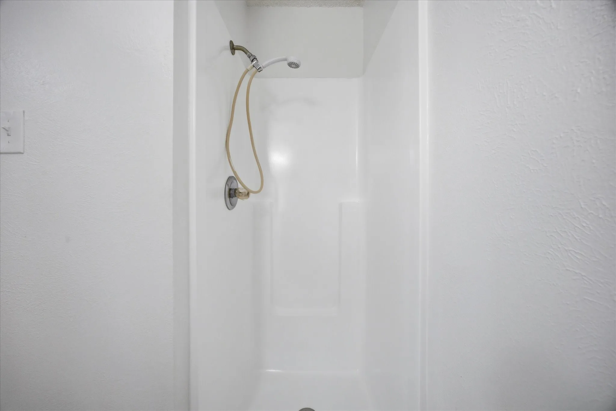 Single Family Residence For Sale in Rockwall County , 1058 Blackland Drive, Royse City, Texas 75189, 2 Bedroom, 2 Bathroom, Garage spaces, 1,236 Sqft, built in 1983, mls#21322600, Real Estate Agent in Royse City, Homes For Sale in Rockwall county, Homes For Sale in Royse City, Realtor in Royse City Texas, Real Estate Brokerage Independent Realty Texas, Luminita Cordes Realtor