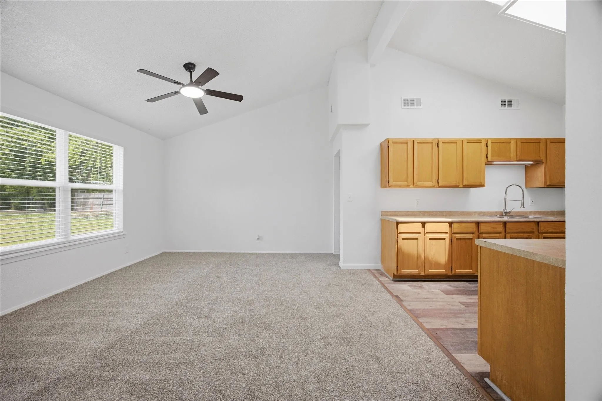 Single Family Residence For Sale in Rockwall County , 1058 Blackland Drive, Royse City, Texas 75189, 2 Bedroom, 2 Bathroom, Garage spaces, 1,236 Sqft, built in 1983, mls#21322600, Real Estate Agent in Royse City, Homes For Sale in Rockwall county, Homes For Sale in Royse City, Realtor in Royse City Texas, Real Estate Brokerage Independent Realty Texas, Luminita Cordes Realtor