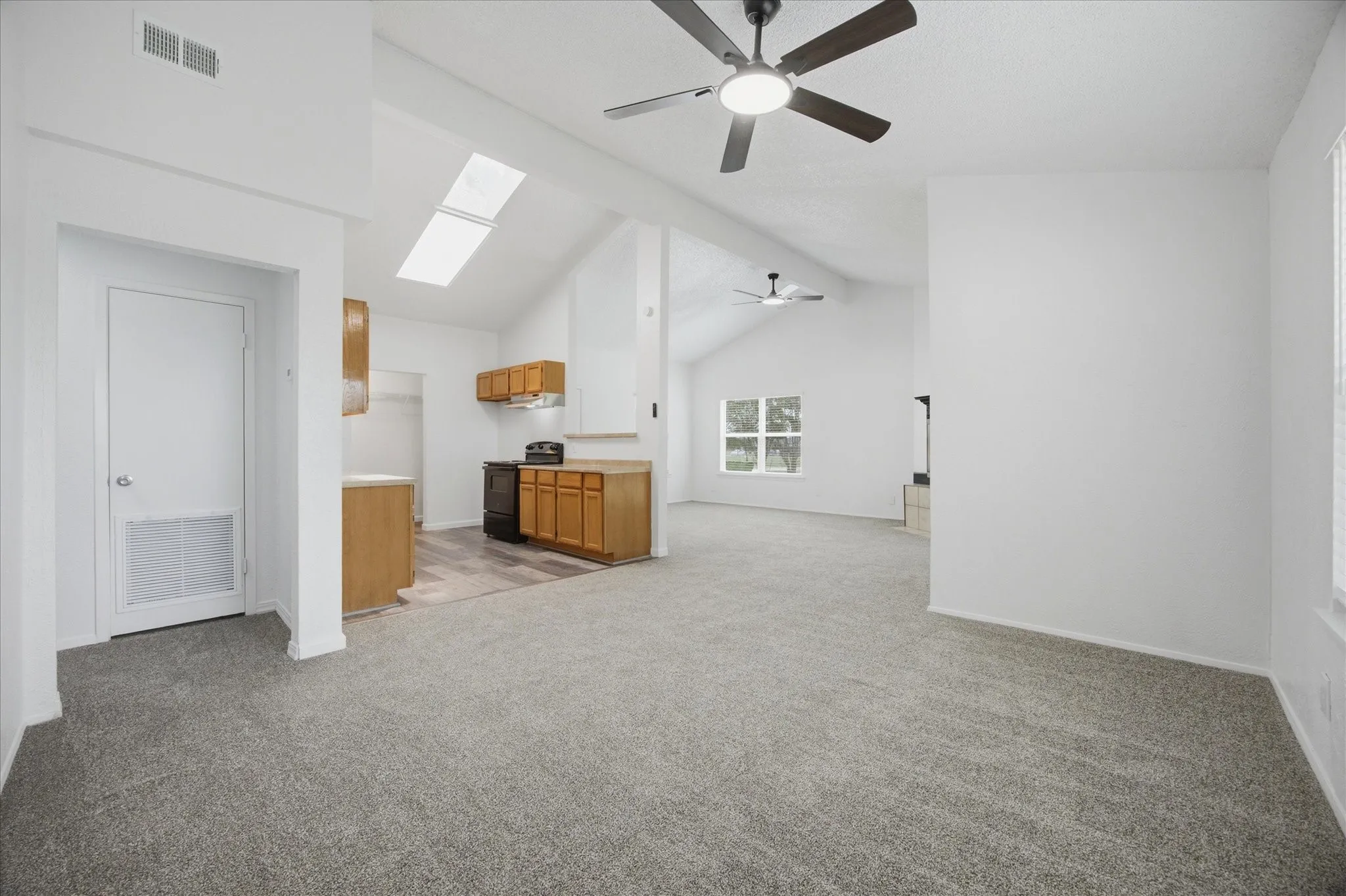Single Family Residence For Sale in Rockwall County , 1058 Blackland Drive, Royse City, Texas 75189, 2 Bedroom, 2 Bathroom, Garage spaces, 1,236 Sqft, built in 1983, mls#21322600, Real Estate Agent in Royse City, Homes For Sale in Rockwall county, Homes For Sale in Royse City, Realtor in Royse City Texas, Real Estate Brokerage Independent Realty Texas, Luminita Cordes Realtor