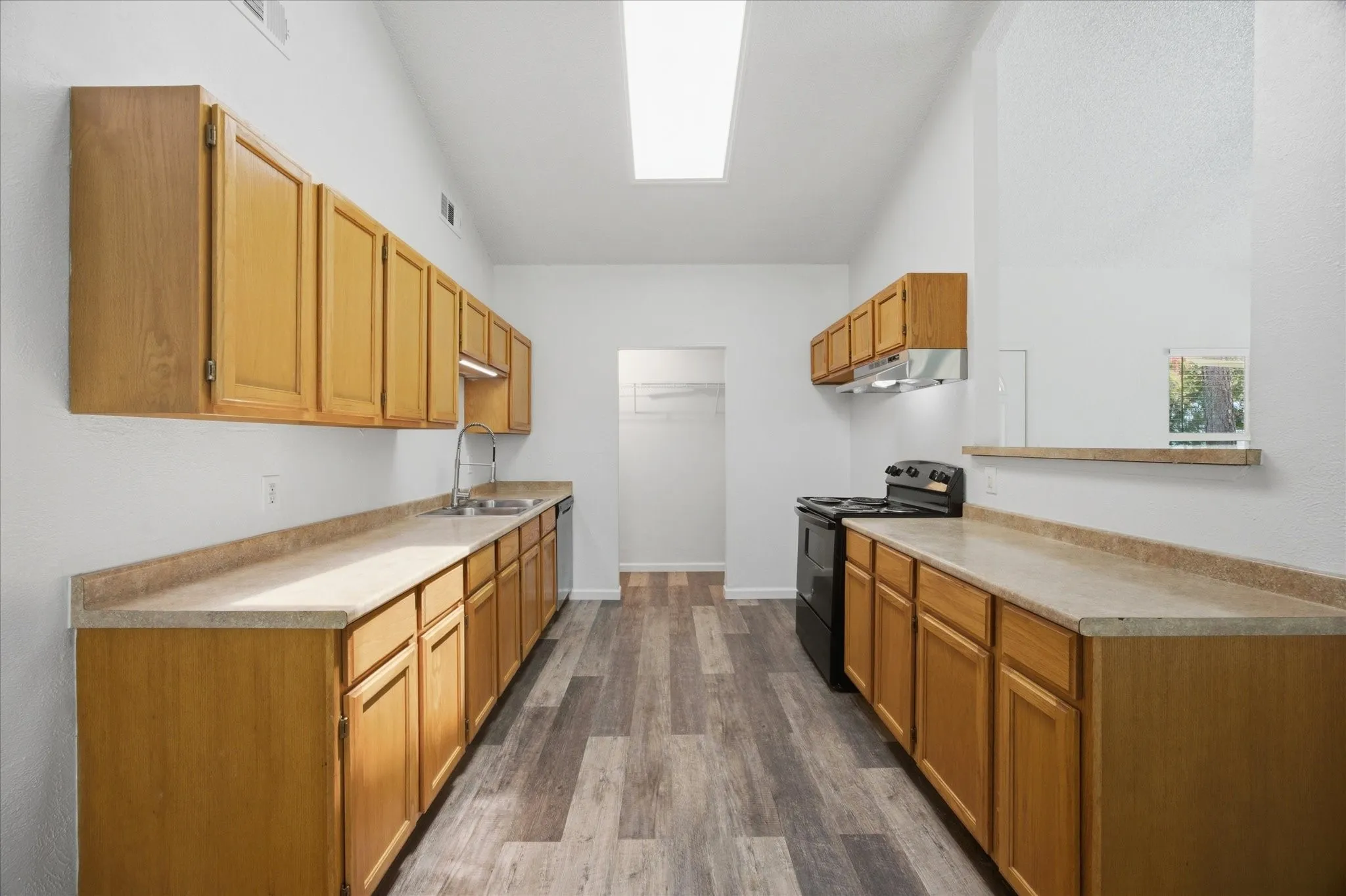 Single Family Residence For Sale in Rockwall County , 1058 Blackland Drive, Royse City, Texas 75189, 2 Bedroom, 2 Bathroom, Garage spaces, 1,236 Sqft, built in 1983, mls#21322600, Real Estate Agent in Royse City, Homes For Sale in Rockwall county, Homes For Sale in Royse City, Realtor in Royse City Texas, Real Estate Brokerage Independent Realty Texas, Luminita Cordes Realtor