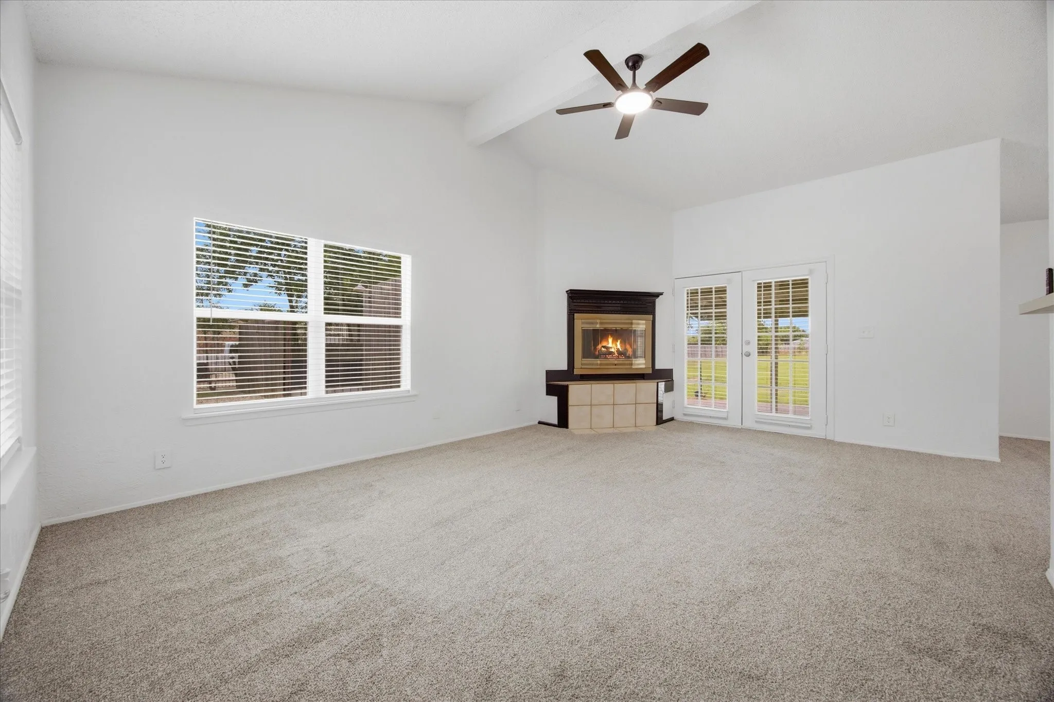 Single Family Residence For Sale in Rockwall County , 1058 Blackland Drive, Royse City, Texas 75189, 2 Bedroom, 2 Bathroom, Garage spaces, 1,236 Sqft, built in 1983, mls#21322600, Real Estate Agent in Royse City, Homes For Sale in Rockwall county, Homes For Sale in Royse City, Realtor in Royse City Texas, Real Estate Brokerage Independent Realty Texas, Luminita Cordes Realtor