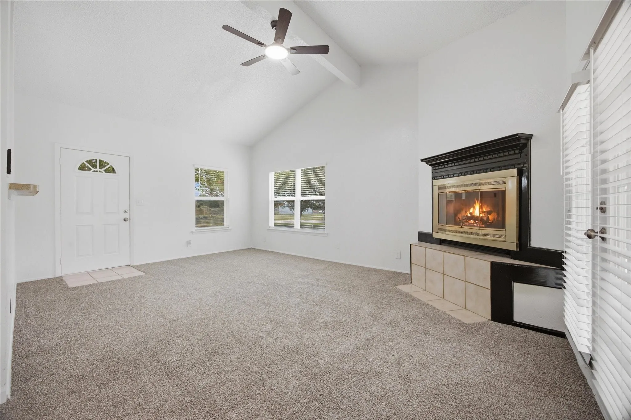 Single Family Residence For Sale in Rockwall County , 1058 Blackland Drive, Royse City, Texas 75189, 2 Bedroom, 2 Bathroom, Garage spaces, 1,236 Sqft, built in 1983, mls#21322600, Real Estate Agent in Royse City, Homes For Sale in Rockwall county, Homes For Sale in Royse City, Realtor in Royse City Texas, Real Estate Brokerage Independent Realty Texas, Luminita Cordes Realtor