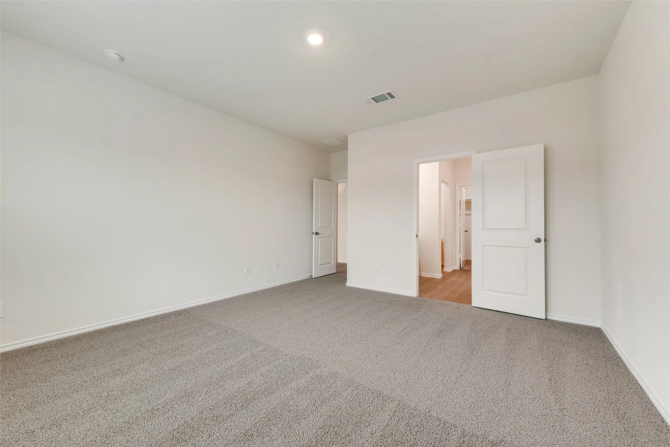 Single Family Residence For Rent in Hunt County , 124 Labein Avenue, Greenville, Texas 75402, 4 Bedroom, 4 Bathroom, 2 Garage spaces, 2,204 Sqft, built in 2024, mls#21328163, Real Estate Agent in Greenville, Homes For Rent in Hunt county, Homes For Rent in Greenville, Realtor in Greenville Texas, Real Estate Brokerage Independent Realty Texas, Luminita Cordes Realtor