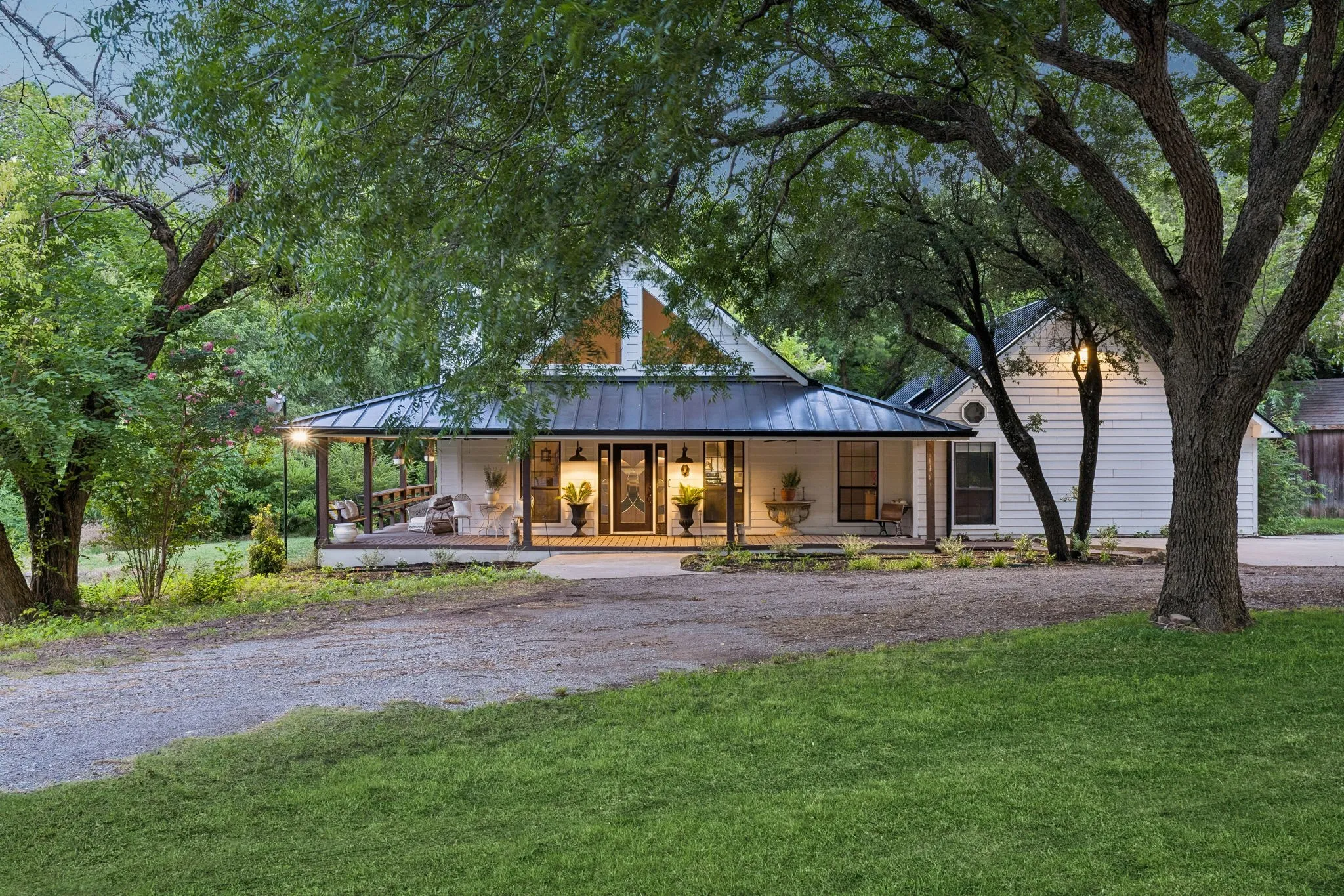 Single Family Residence For Sale in Collin County , 4546 County Road 408, Mc Kinney, Texas 75071, 5 Bedroom, 4 Bathroom, 2 Garage spaces, 2,938 Sqft, built in 1988, mls#21318271, Real Estate Agent in Mc Kinney, Homes For Sale in Collin county, Homes For Sale in Mc Kinney, Realtor in Mc Kinney Texas, Real Estate Brokerage Independent Realty Texas, Luminita Cordes Realtor