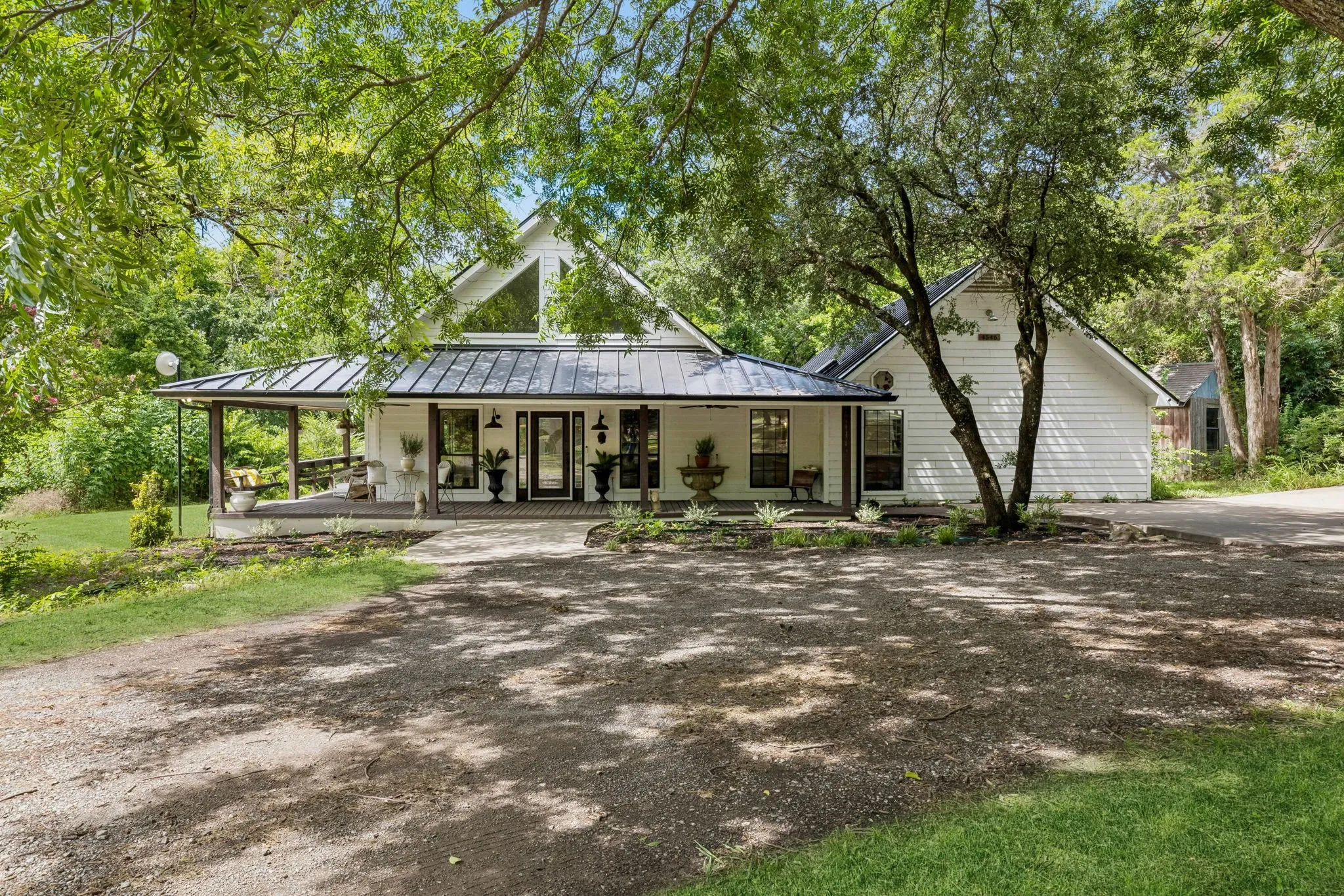 Single Family Residence For Sale in Collin County , 4546 County Road 408, Mc Kinney, Texas 75071, 5 Bedroom, 4 Bathroom, 2 Garage spaces, 2,938 Sqft, built in 1988, mls#21318271, Real Estate Agent in Mc Kinney, Homes For Sale in Collin county, Homes For Sale in Mc Kinney, Realtor in Mc Kinney Texas, Real Estate Brokerage Independent Realty Texas, Luminita Cordes Realtor