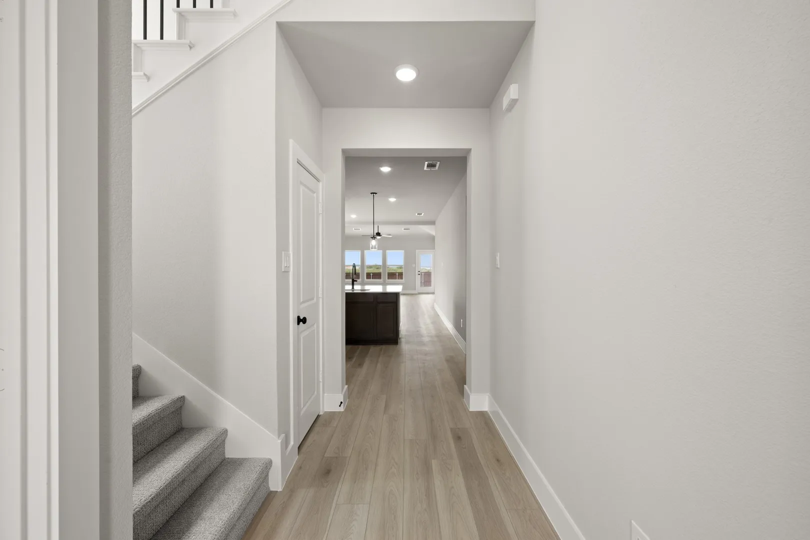 709 Durango- Entry-2