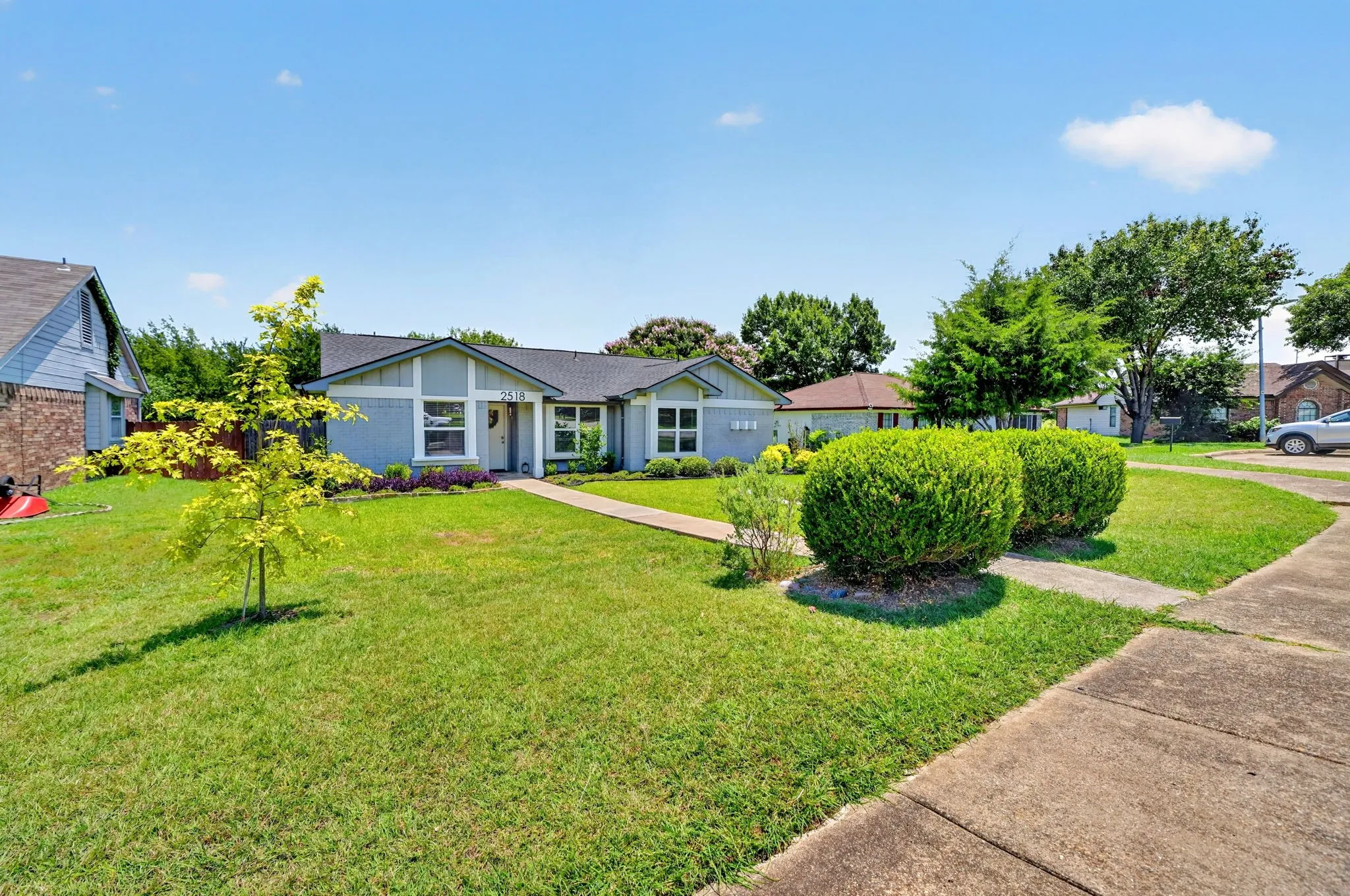 Single Family Residence For Sale in Dallas County , 2518 Highdale Drive, Garland, Texas 75041, 3 Bedroom, 2 Bathroom, 2 Garage spaces, 1,244 Sqft, built in 1986, mls#21327721, Real Estate Agent in Garland, Homes For Sale in Dallas county, Homes For Sale in Garland, Realtor in Garland Texas, Real Estate Brokerage Independent Realty Texas, Luminita Cordes Realtor