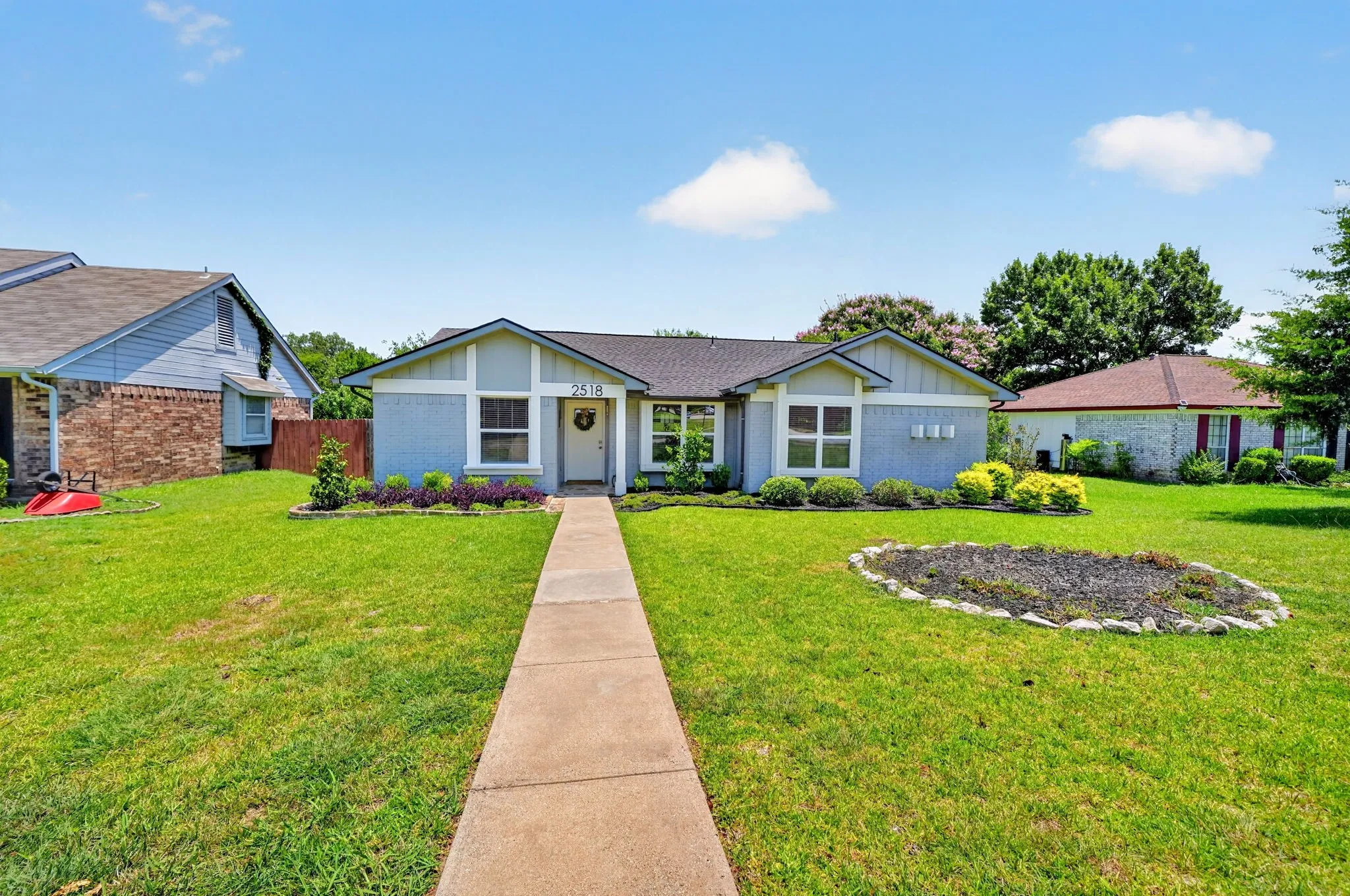 Single Family Residence For Sale in Dallas County , 2518 Highdale Drive, Garland, Texas 75041, 3 Bedroom, 2 Bathroom, 2 Garage spaces, 1,244 Sqft, built in 1986, mls#21327721, Real Estate Agent in Garland, Homes For Sale in Dallas county, Homes For Sale in Garland, Realtor in Garland Texas, Real Estate Brokerage Independent Realty Texas, Luminita Cordes Realtor