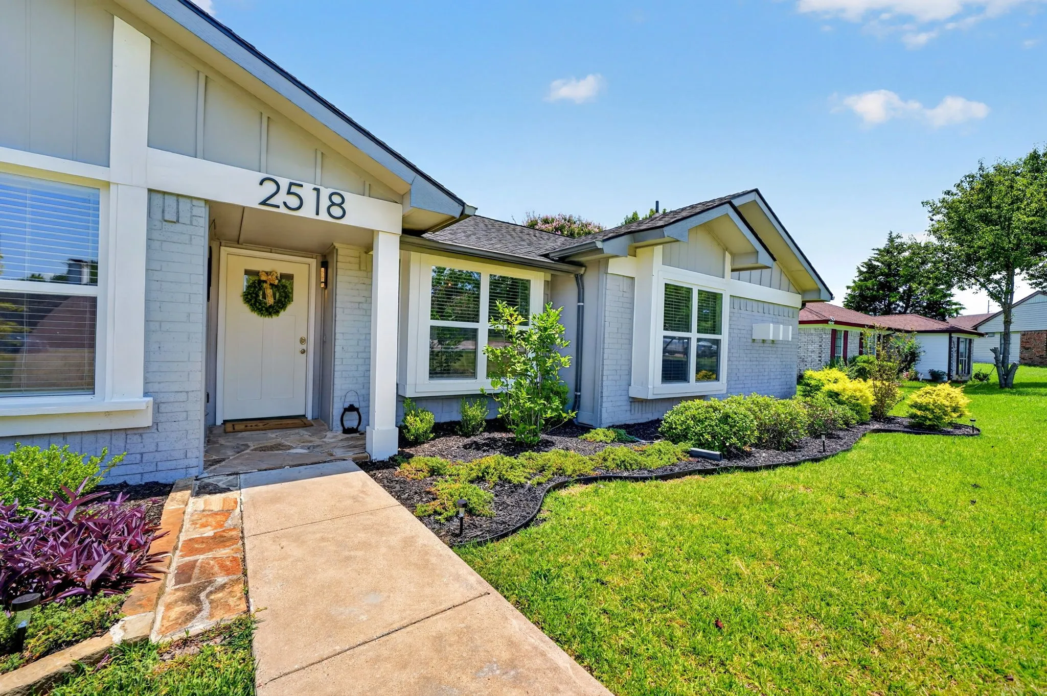 Single Family Residence For Sale in Dallas County , 2518 Highdale Drive, Garland, Texas 75041, 3 Bedroom, 2 Bathroom, 2 Garage spaces, 1,244 Sqft, built in 1986, mls#21327721, Real Estate Agent in Garland, Homes For Sale in Dallas county, Homes For Sale in Garland, Realtor in Garland Texas, Real Estate Brokerage Independent Realty Texas, Luminita Cordes Realtor