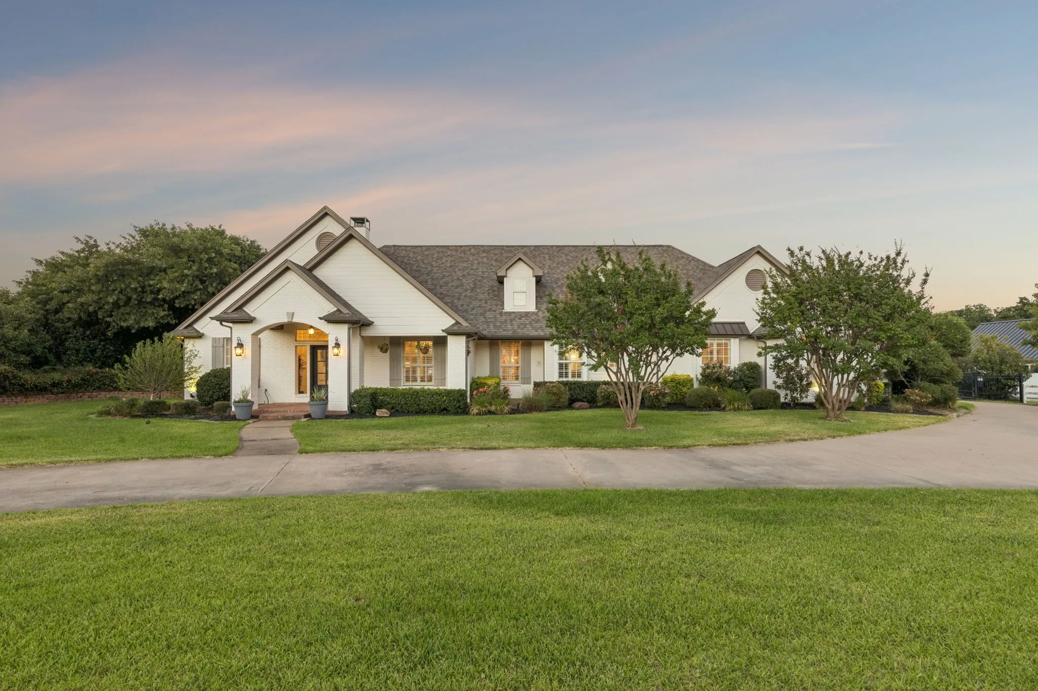 Single Family Residence For Sale in Tarrant County , 5401 Hidden Valley Court, Mansfield, Texas 76063, 4 Bedrooms, 4 Bathrooms, 3 Garage spaces, 3,583 Sqft, built in 2000, Price $1,300,000, mls#21327144, Real Estate Agent in Mansfield, Homes For Sale in Tarrant county, Homes For Sale in Mansfield, Realtor in Mansfield Texas, Real Estate Brokerage Independent Realty Texas, Luminita Cordes Realtor