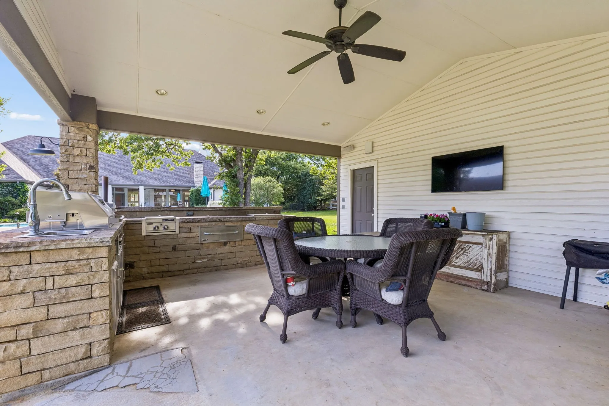Single Family Residence For Sale in Tarrant County , 5401 Hidden Valley Court, Mansfield, Texas 76063, 4 Bedrooms, 4 Bathrooms, 3 Garage spaces, 3,583 Sqft, built in 2000, Price $1,300,000, mls#21327144, Real Estate Agent in Mansfield, Homes For Sale in Tarrant county, Homes For Sale in Mansfield, Realtor in Mansfield Texas, Real Estate Brokerage Independent Realty Texas, Luminita Cordes Realtor