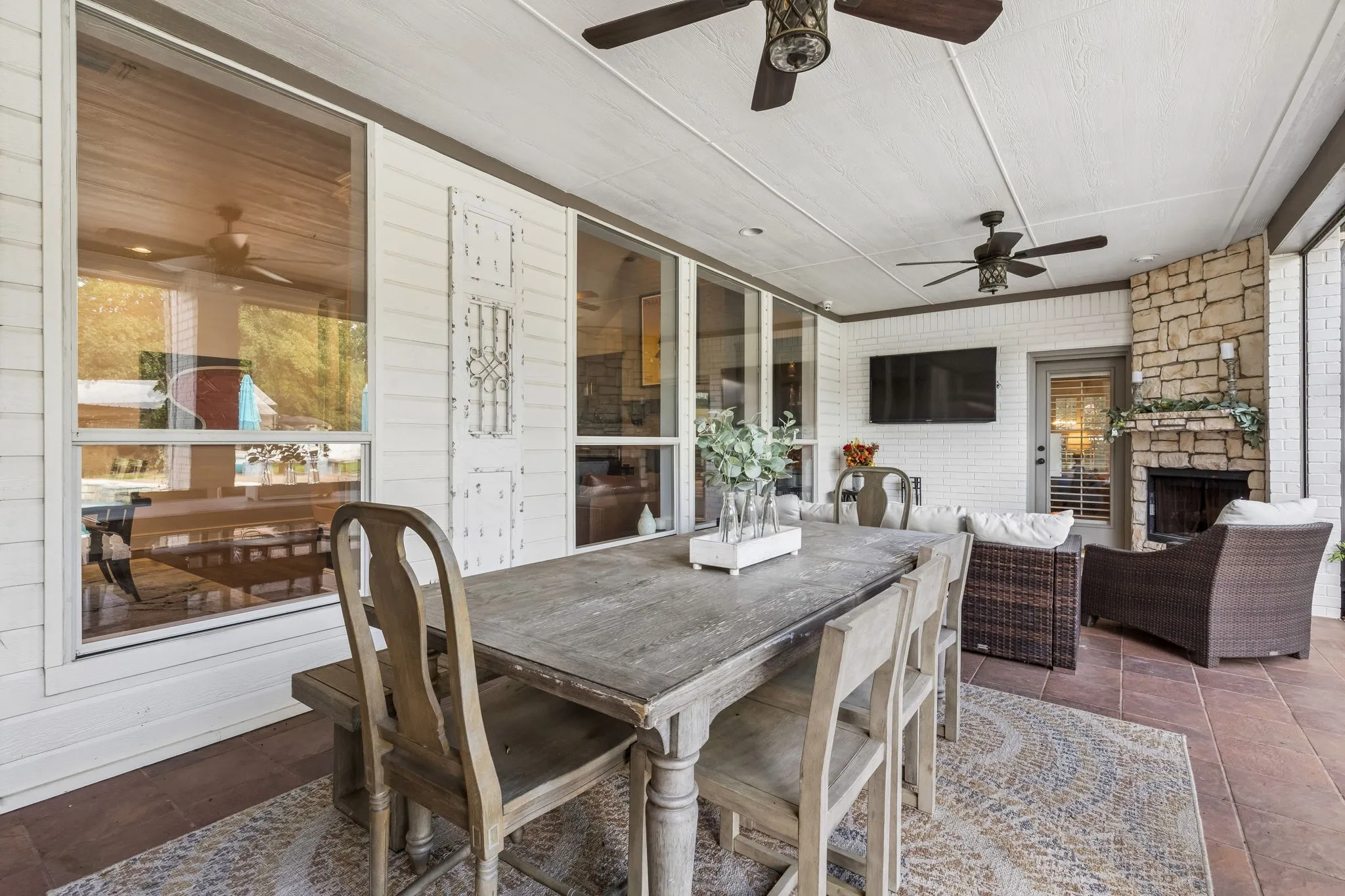 Single Family Residence For Sale in Tarrant County , 5401 Hidden Valley Court, Mansfield, Texas 76063, 4 Bedrooms, 4 Bathrooms, 3 Garage spaces, 3,583 Sqft, built in 2000, Price $1,300,000, mls#21327144, Real Estate Agent in Mansfield, Homes For Sale in Tarrant county, Homes For Sale in Mansfield, Realtor in Mansfield Texas, Real Estate Brokerage Independent Realty Texas, Luminita Cordes Realtor