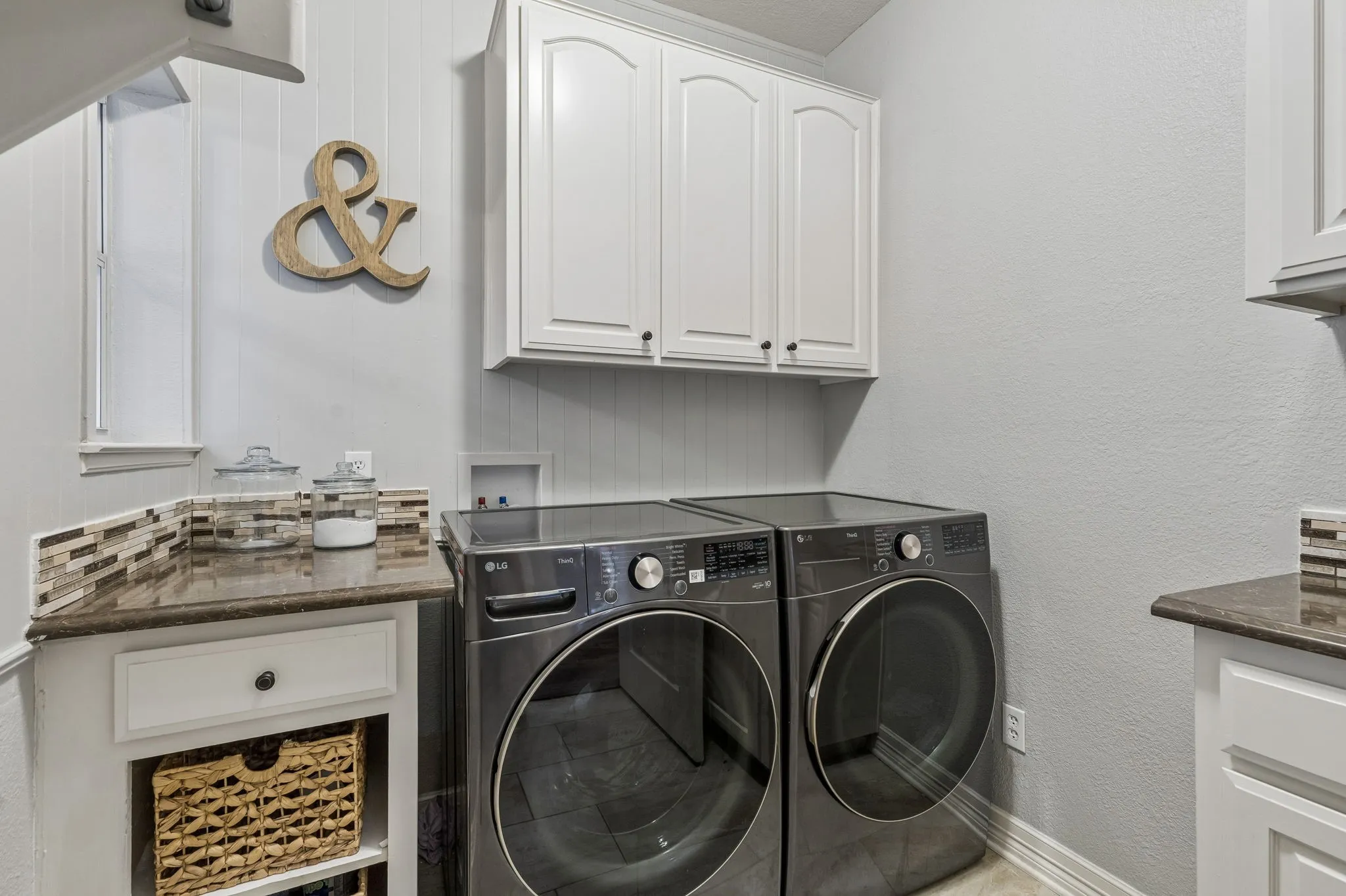 Single Family Residence For Sale in Tarrant County , 5401 Hidden Valley Court, Mansfield, Texas 76063, 4 Bedrooms, 4 Bathrooms, 3 Garage spaces, 3,583 Sqft, built in 2000, Price $1,300,000, mls#21327144, Real Estate Agent in Mansfield, Homes For Sale in Tarrant county, Homes For Sale in Mansfield, Realtor in Mansfield Texas, Real Estate Brokerage Independent Realty Texas, Luminita Cordes Realtor