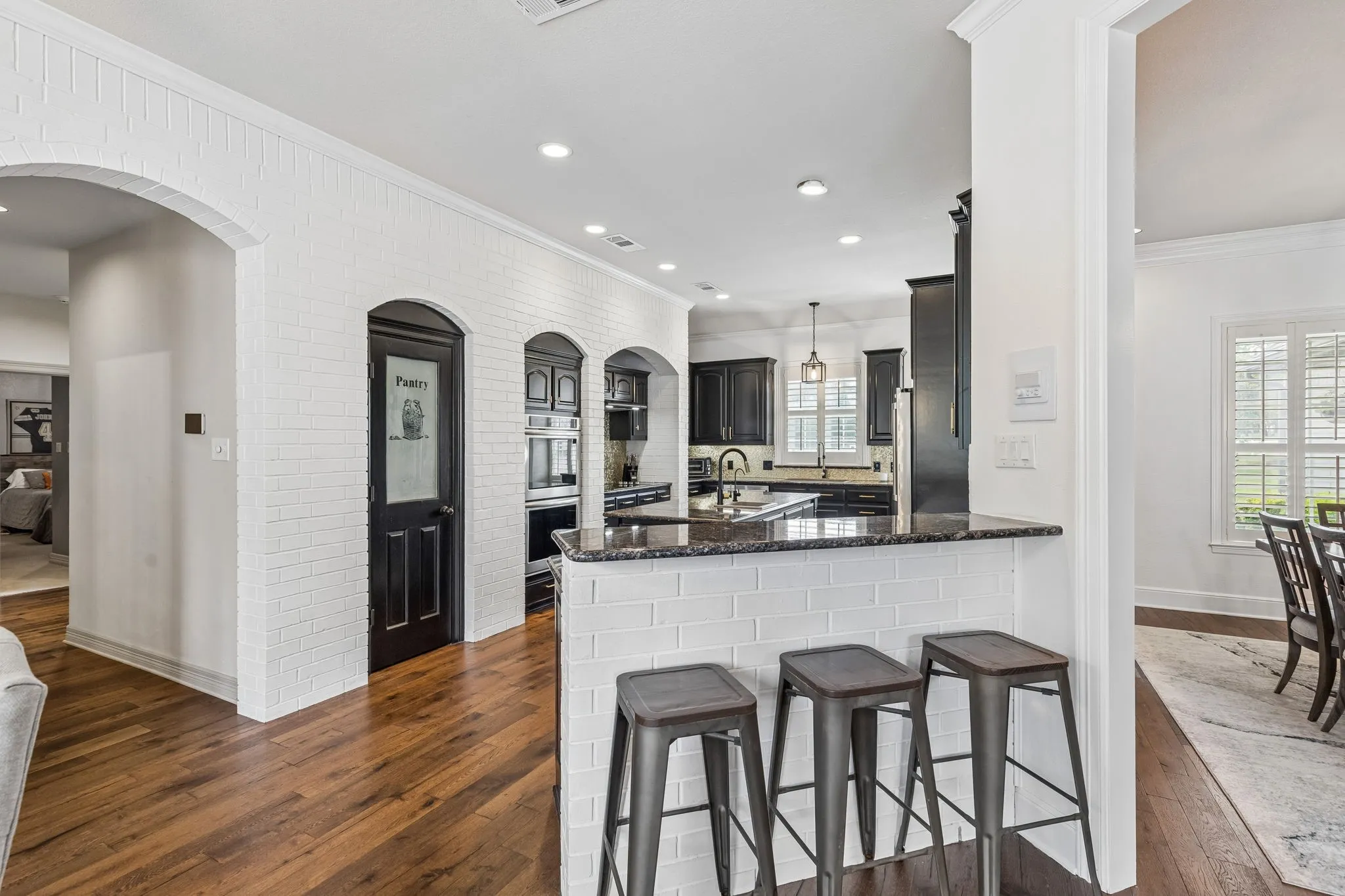 Single Family Residence For Sale in Tarrant County , 5401 Hidden Valley Court, Mansfield, Texas 76063, 4 Bedrooms, 4 Bathrooms, 3 Garage spaces, 3,583 Sqft, built in 2000, Price $1,300,000, mls#21327144, Real Estate Agent in Mansfield, Homes For Sale in Tarrant county, Homes For Sale in Mansfield, Realtor in Mansfield Texas, Real Estate Brokerage Independent Realty Texas, Luminita Cordes Realtor