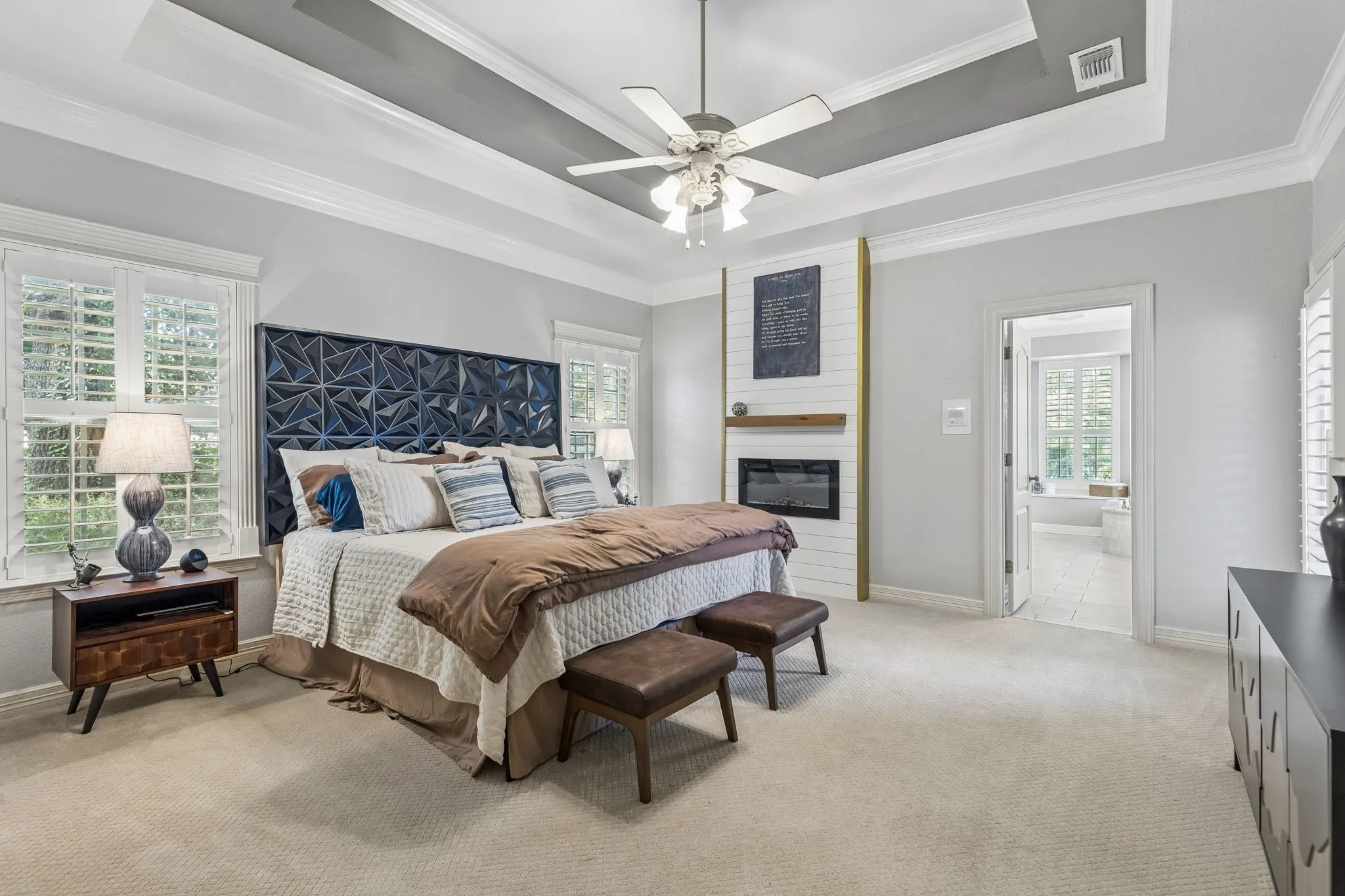 Single Family Residence For Sale in Tarrant County , 5401 Hidden Valley Court, Mansfield, Texas 76063, 4 Bedrooms, 4 Bathrooms, 3 Garage spaces, 3,583 Sqft, built in 2000, Price $1,300,000, mls#21327144, Real Estate Agent in Mansfield, Homes For Sale in Tarrant county, Homes For Sale in Mansfield, Realtor in Mansfield Texas, Real Estate Brokerage Independent Realty Texas, Luminita Cordes Realtor