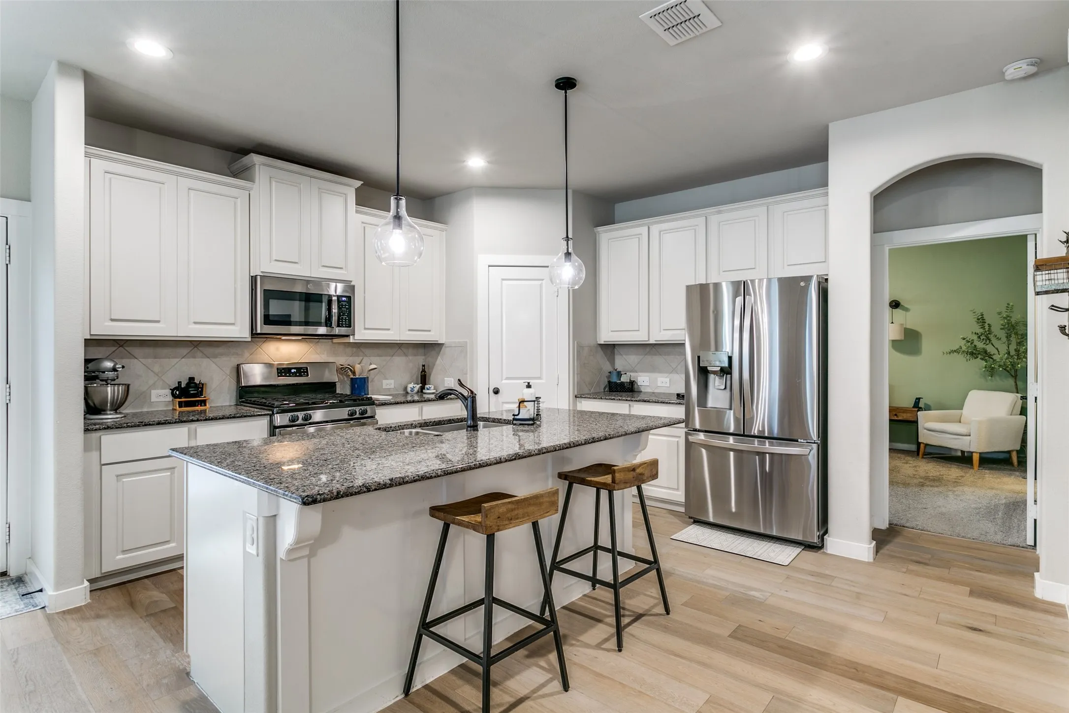 Single Family Residence For Sale in Denton County , 2208 Chebi Lane, Denton, Texas 76209, 3 Bedroom, 2 Bathroom, 2 Garage spaces, 1,400 Sqft, built in 2019, mls#21328004, Real Estate Agent in Denton, Homes For Sale in Denton county, Homes For Sale in Denton, Realtor in Denton Texas, Real Estate Brokerage Independent Realty Texas, Luminita Cordes Realtor