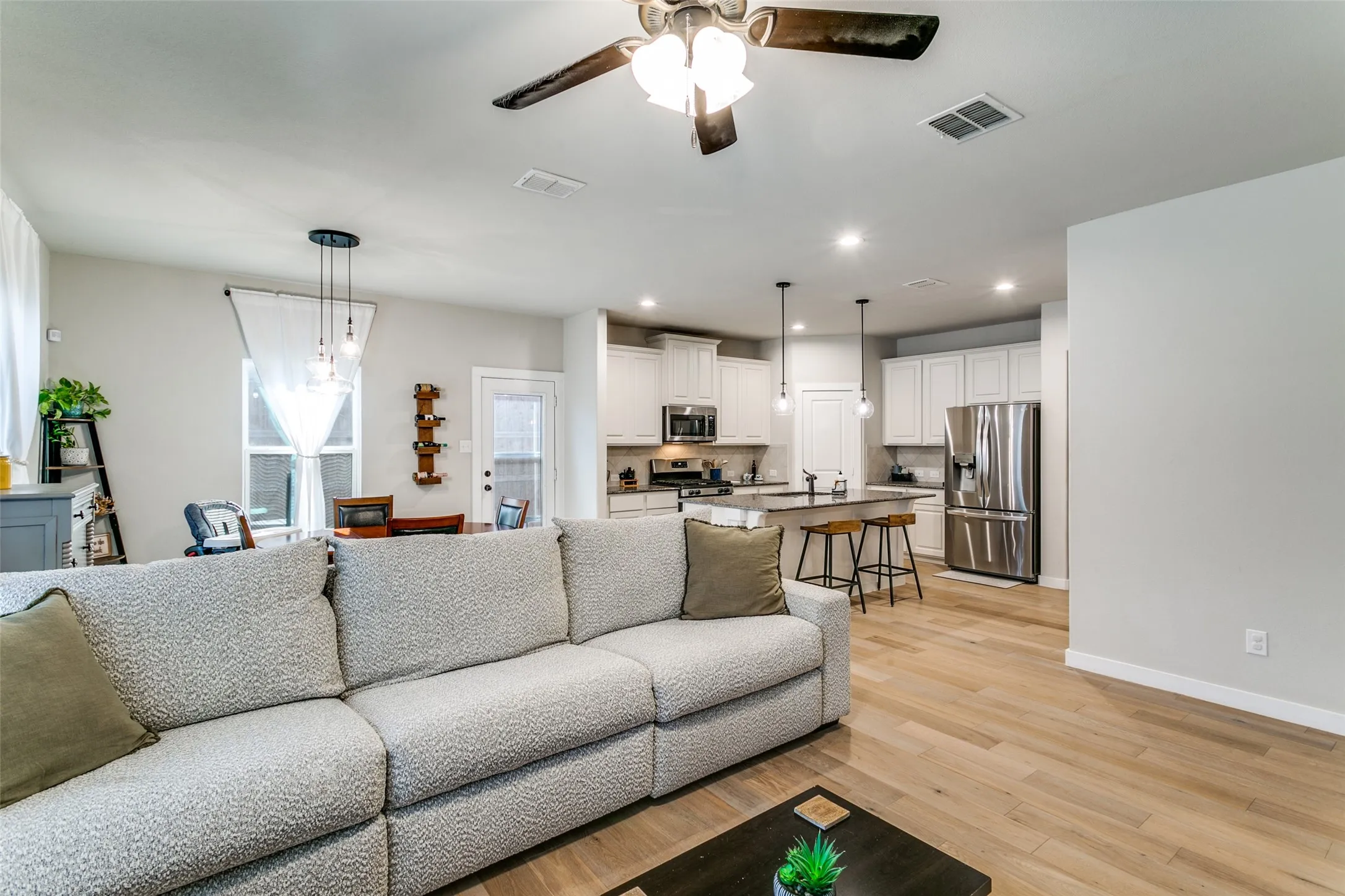 Single Family Residence For Sale in Denton County , 2208 Chebi Lane, Denton, Texas 76209, 3 Bedroom, 2 Bathroom, 2 Garage spaces, 1,400 Sqft, built in 2019, mls#21328004, Real Estate Agent in Denton, Homes For Sale in Denton county, Homes For Sale in Denton, Realtor in Denton Texas, Real Estate Brokerage Independent Realty Texas, Luminita Cordes Realtor