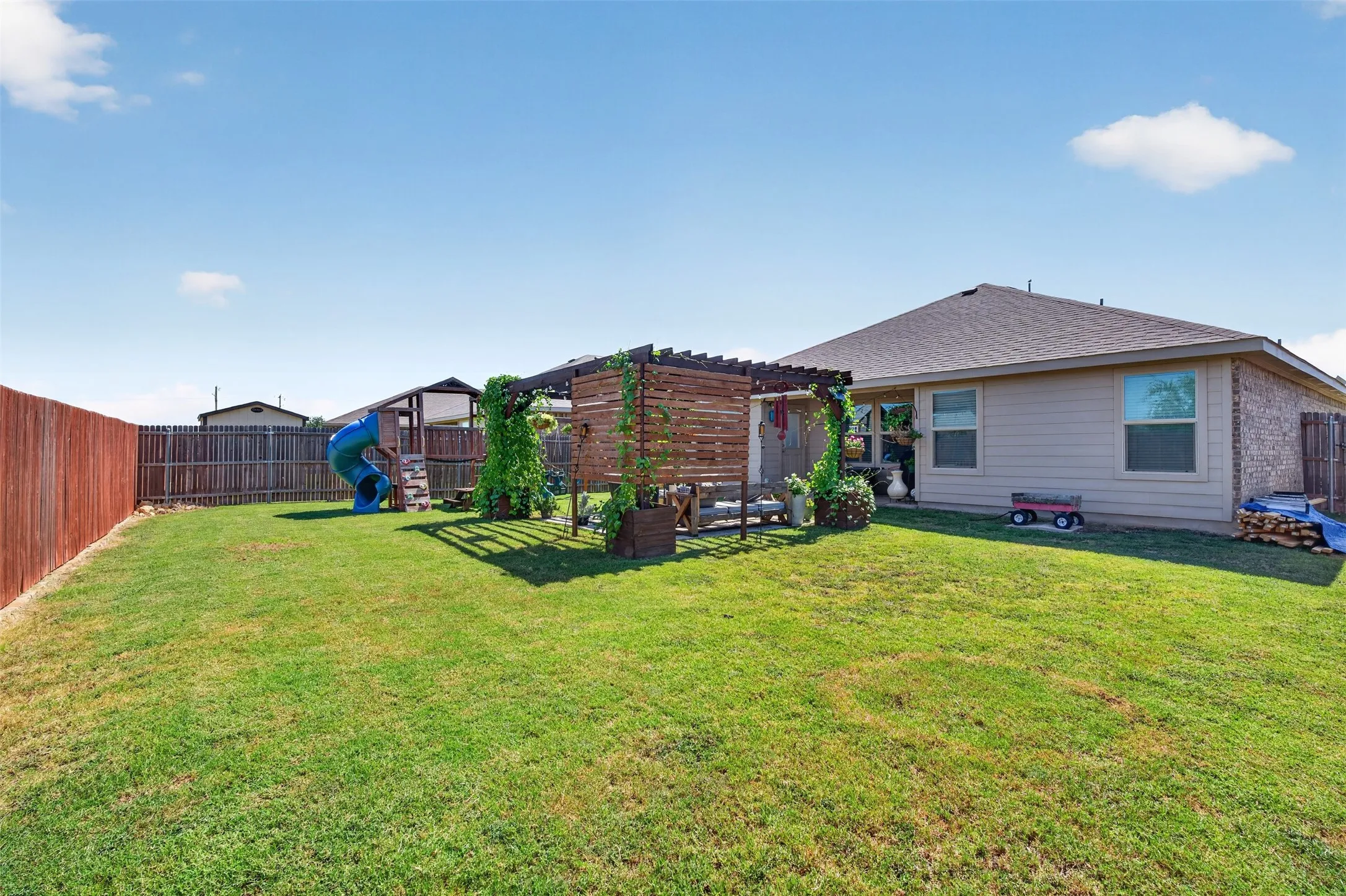 Single Family Residence For Sale in Johnson County , 717 Durango Lane, Cleburne, Texas 76033, 3 Bedroom, 2 Bathroom, 2 Garage spaces, 1,454 Sqft, built in 2021, mls#21325369, Real Estate Agent in Cleburne, Homes For Sale in Johnson county, Homes For Sale in Cleburne, Realtor in Cleburne Texas, Real Estate Brokerage Independent Realty Texas, Luminita Cordes Realtor