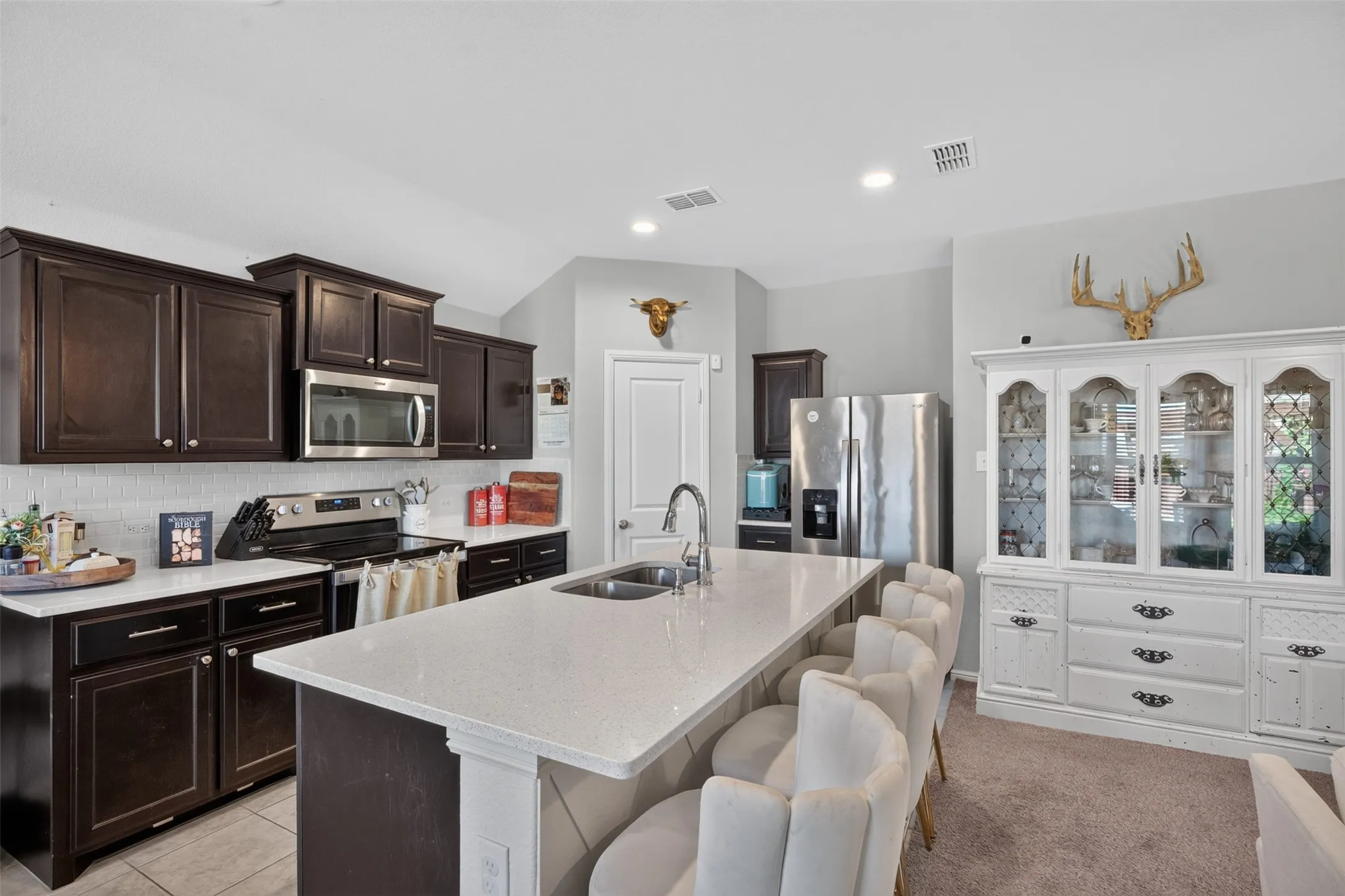 Single Family Residence For Sale in Johnson County , 717 Durango Lane, Cleburne, Texas 76033, 3 Bedroom, 2 Bathroom, 2 Garage spaces, 1,454 Sqft, built in 2021, mls#21325369, Real Estate Agent in Cleburne, Homes For Sale in Johnson county, Homes For Sale in Cleburne, Realtor in Cleburne Texas, Real Estate Brokerage Independent Realty Texas, Luminita Cordes Realtor