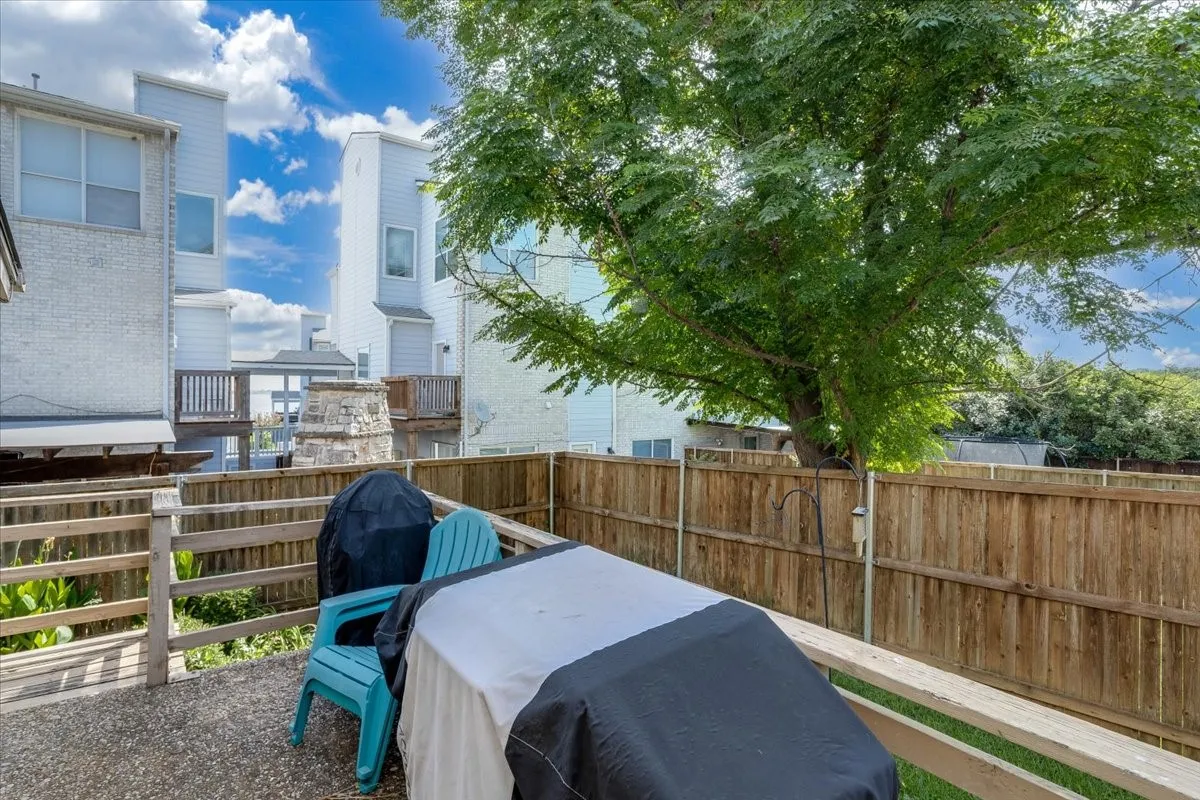Don't miss the peek-a-boo Lake view from the back deck