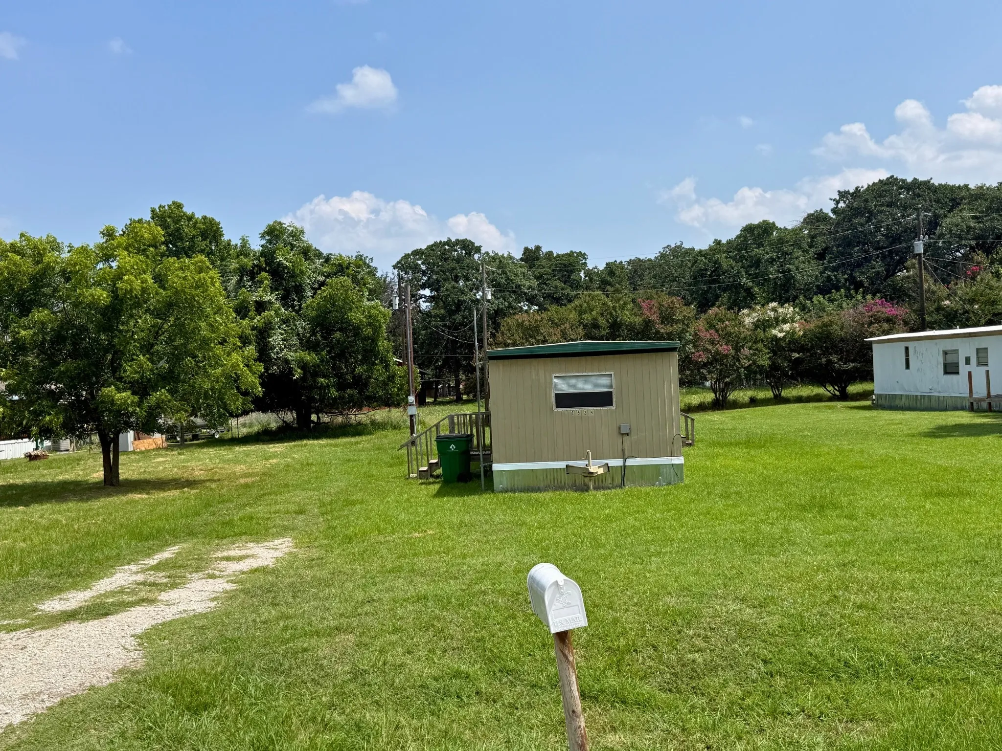 Manufactured Home For Sale in Tarrant County , 1524 Partridge Court, Pelican Bay, Texas 76020, 1 Bedroom, 1 Bathroom, Garage spaces, 600 Sqft, built in 1968, Price $85,000, mls#21324286, Real Estate Agent in Pelican Bay, Homes For Sale in Tarrant county, Homes For Sale in Pelican Bay, Realtor in Pelican Bay Texas, Real Estate Brokerage Independent Realty Texas, Luminita Cordes Realtor